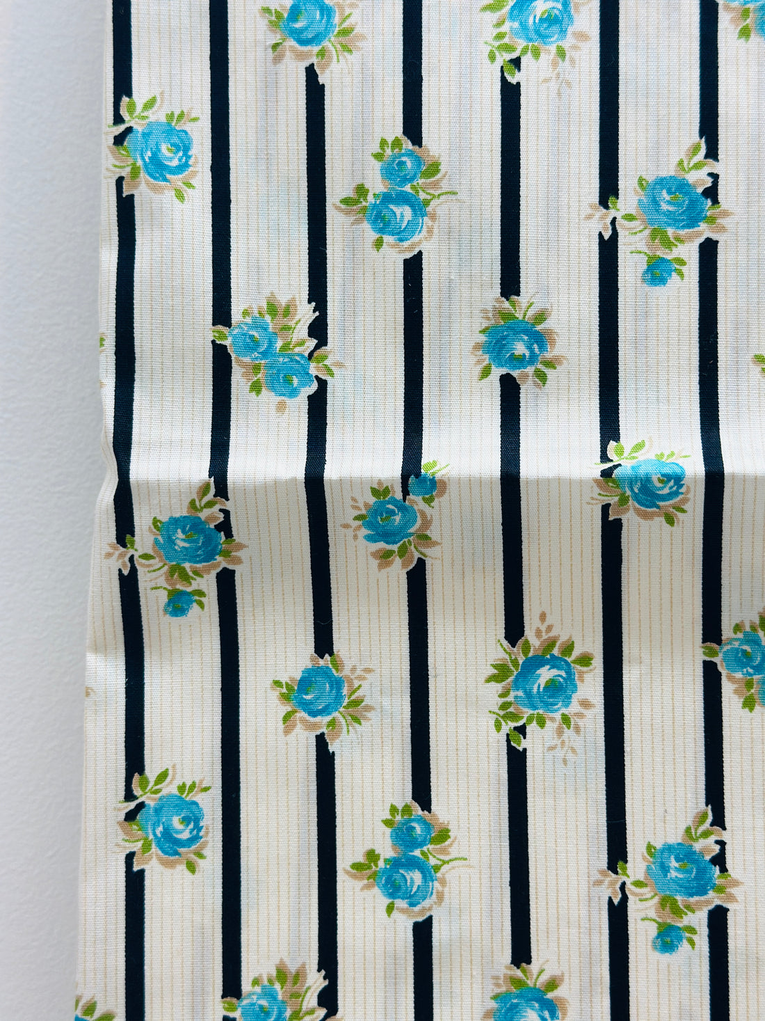 80cms Adorable Vintage Blue Flowers