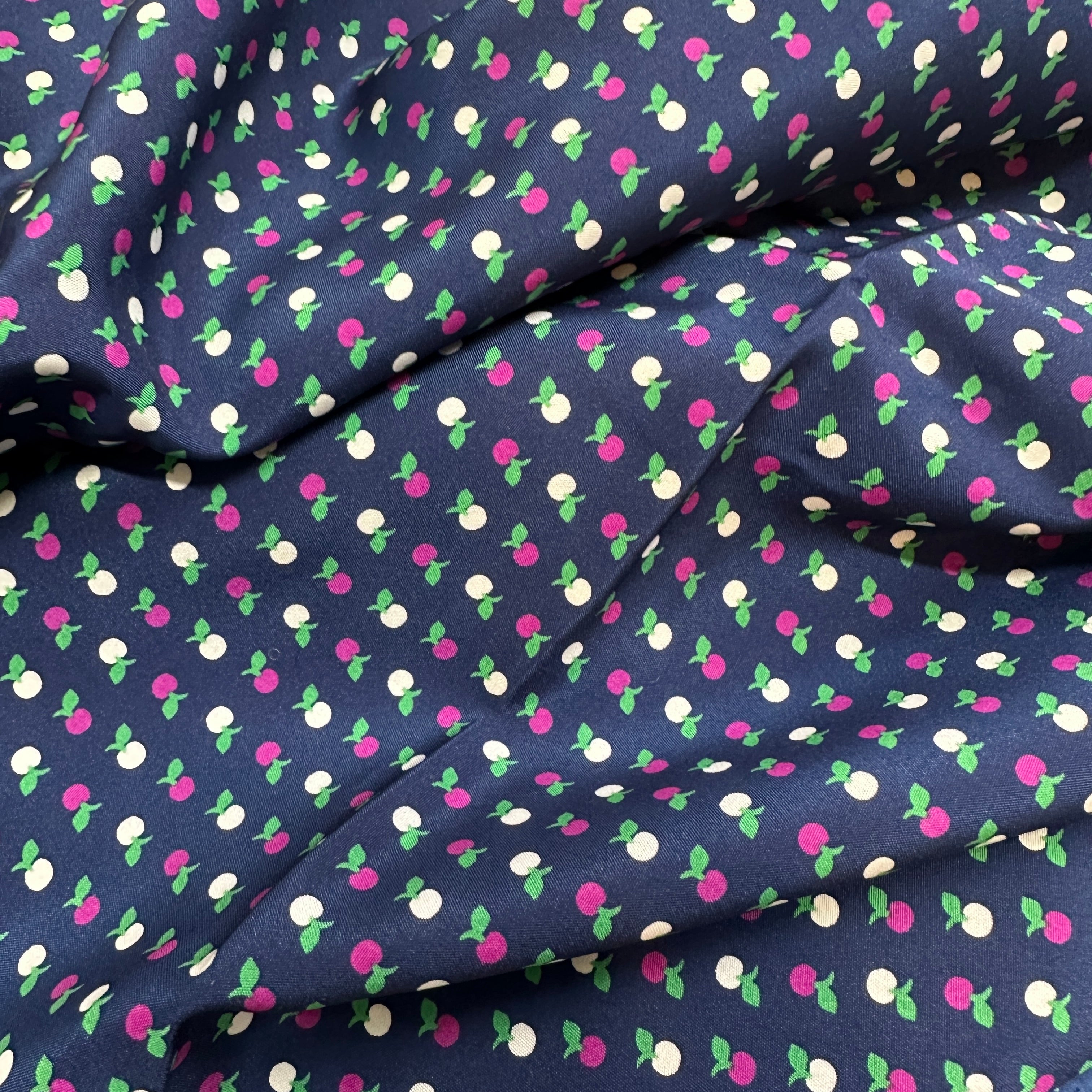 290cms Cute Silky Apple Fabric Kerr Ronec