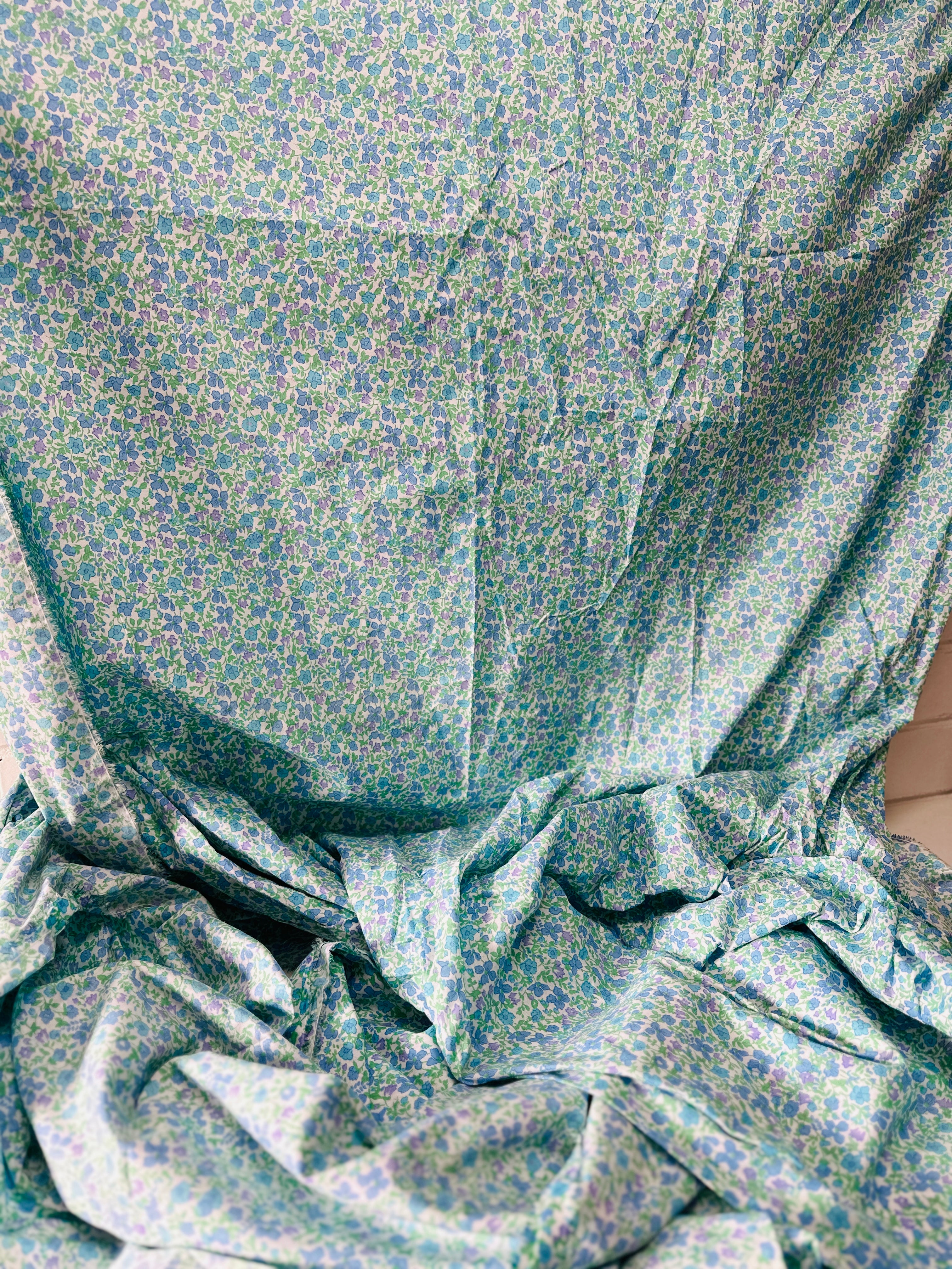 500cms HUGE Lot of Blue Floral Fabric