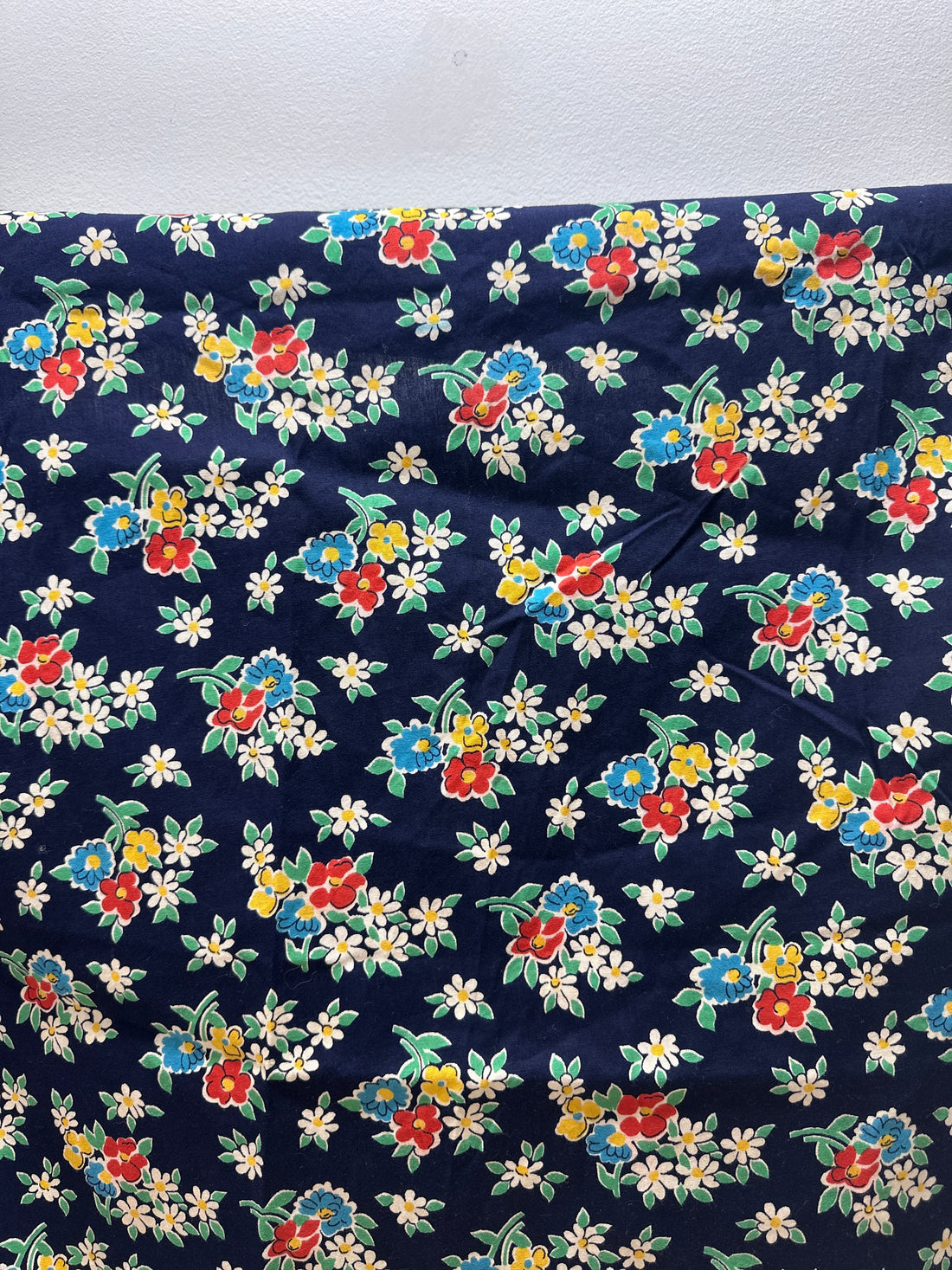 80cms Pretty Vintage Cotton Fabric Remnant VINTAGE