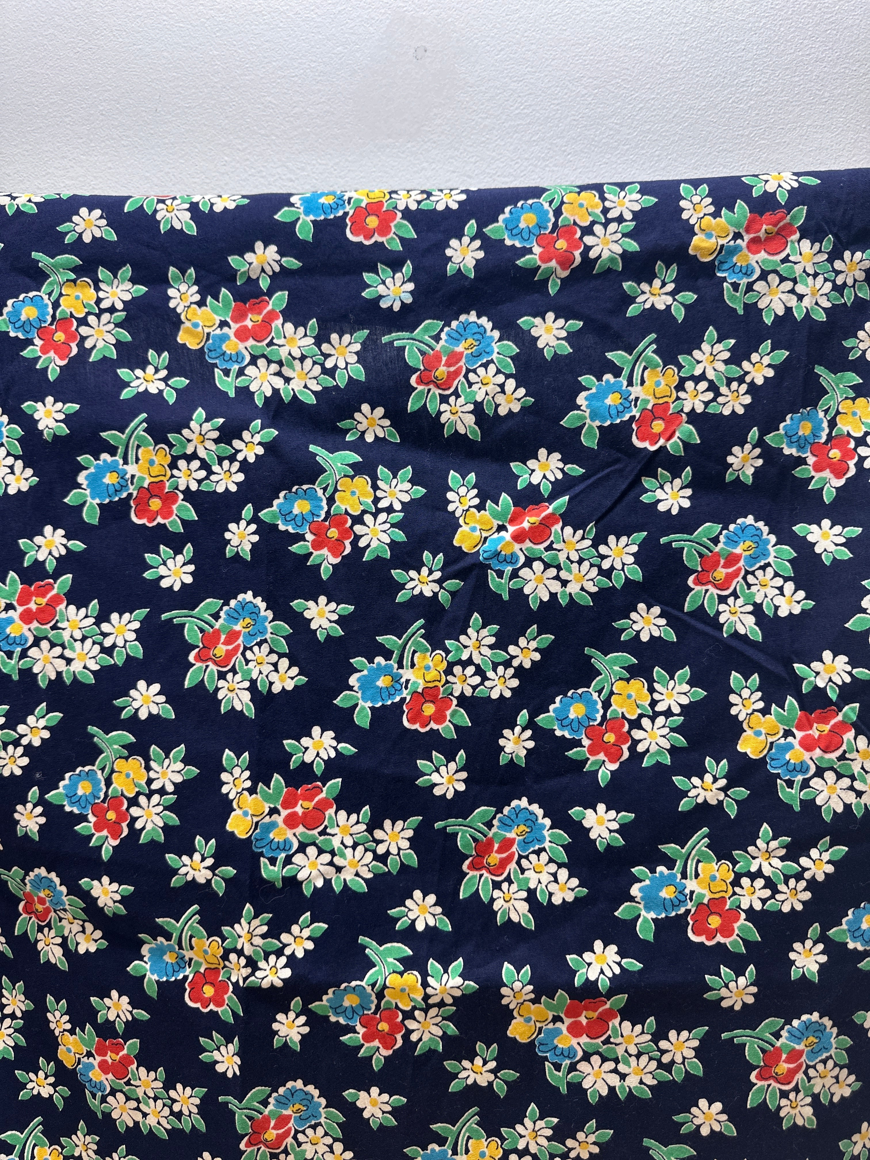 80cms Pretty Vintage Cotton Fabric Remnant VINTAGE