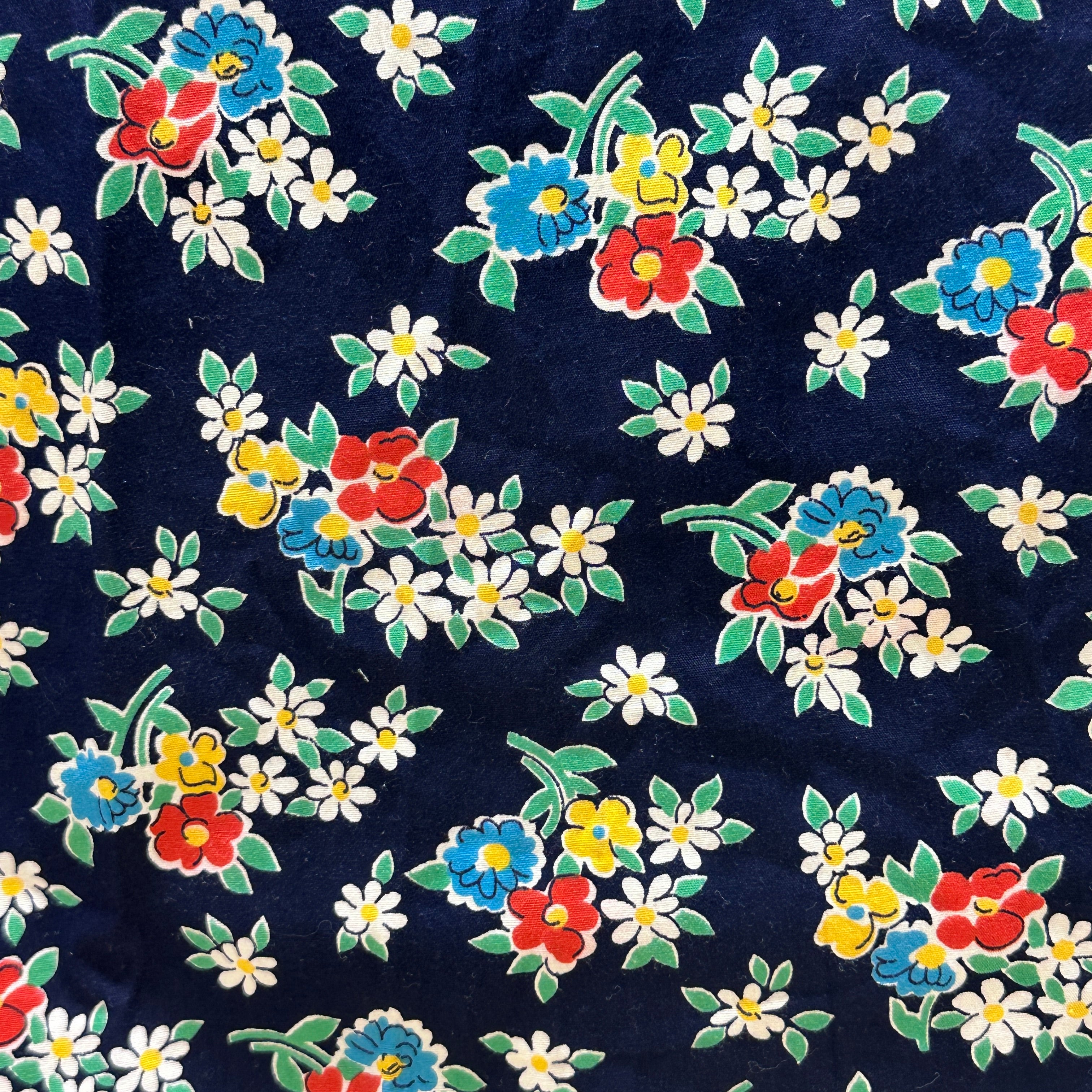 80cms Pretty Vintage Cotton Fabric Remnant VINTAGE