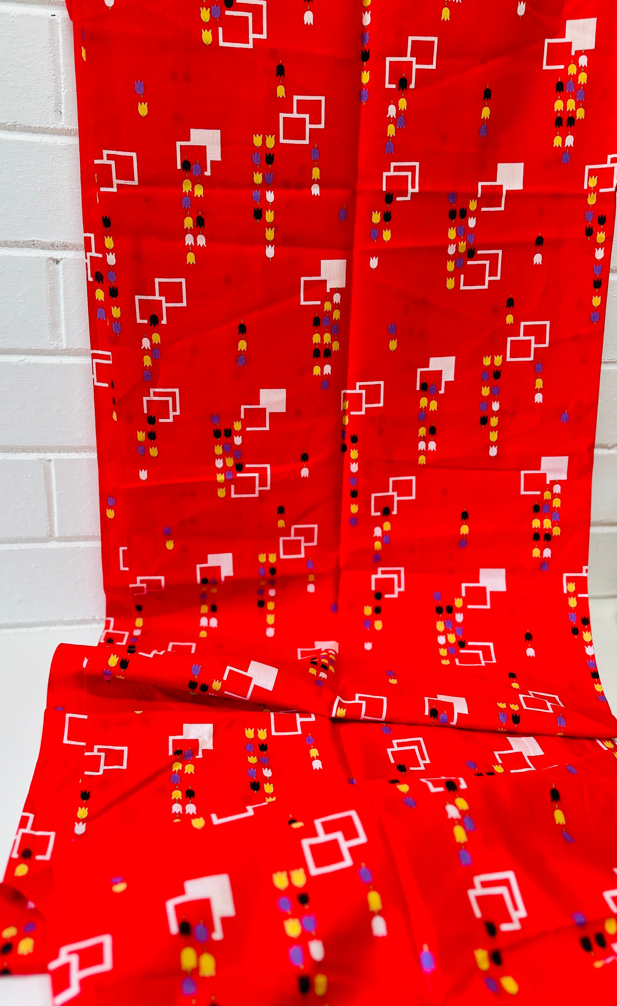 250cms Beautiful VINTAGE Cotton Red Fabric