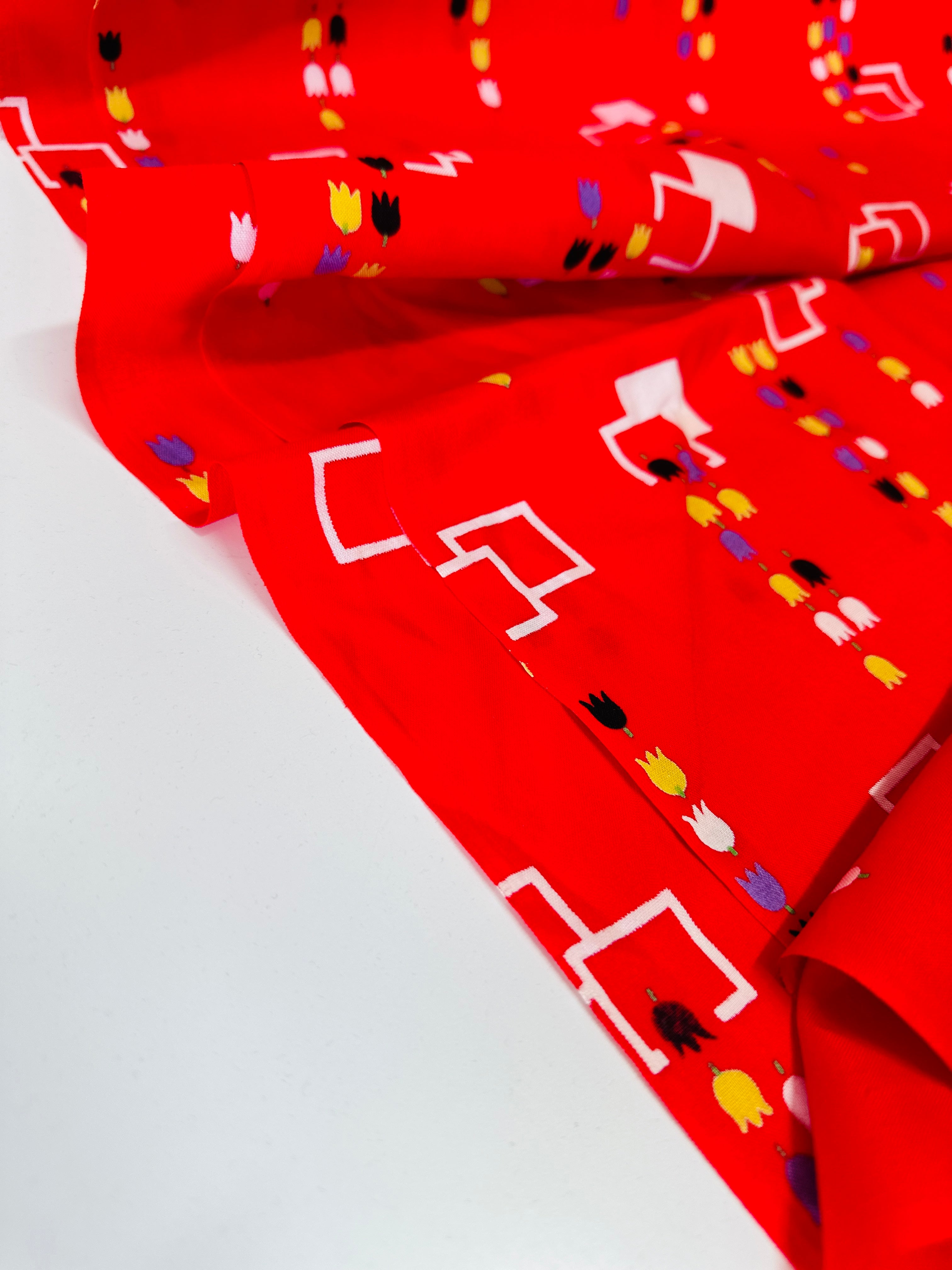 250cms Beautiful VINTAGE Cotton Red Fabric
