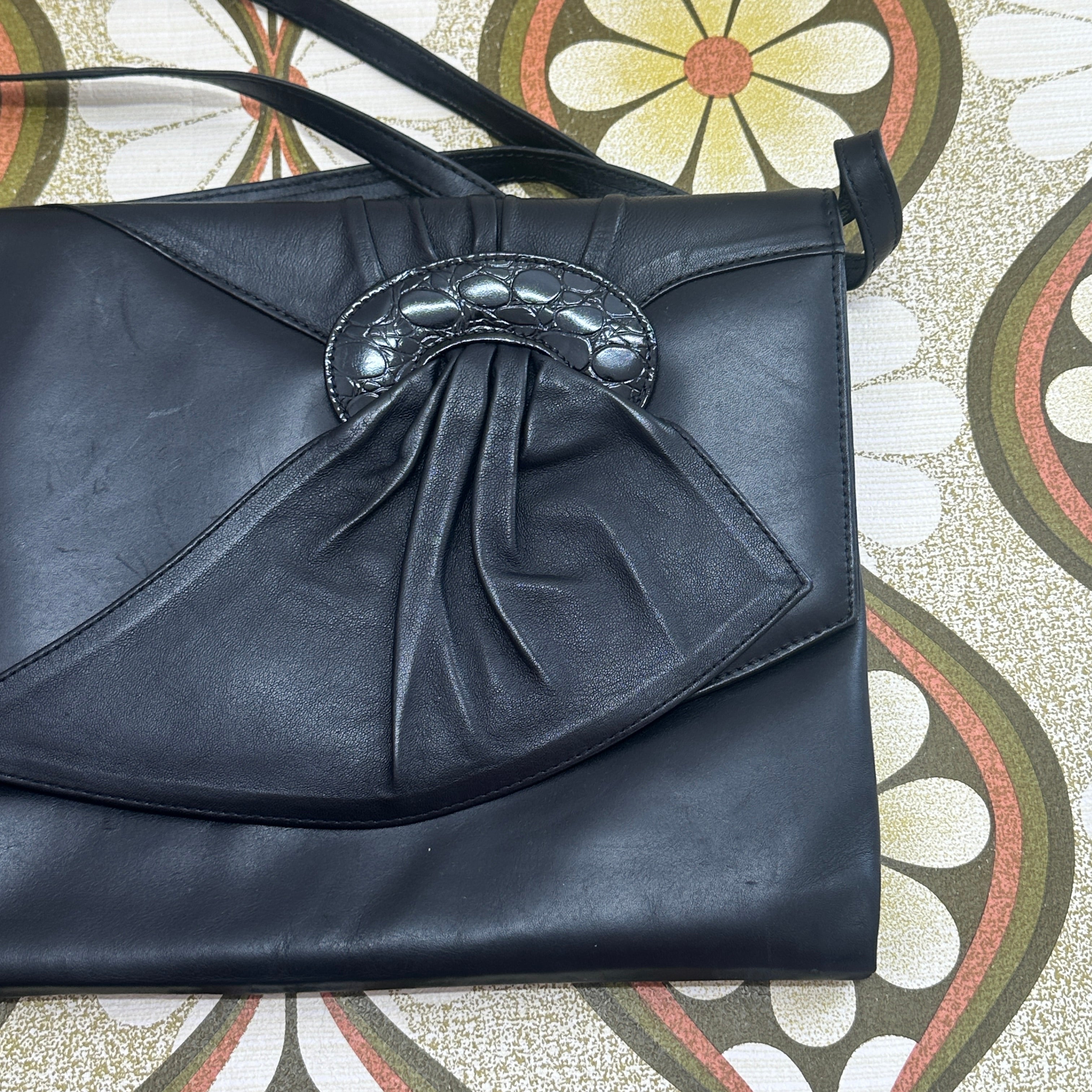 Beautiful Leather Handbag 80's FUN Excellent Condition
