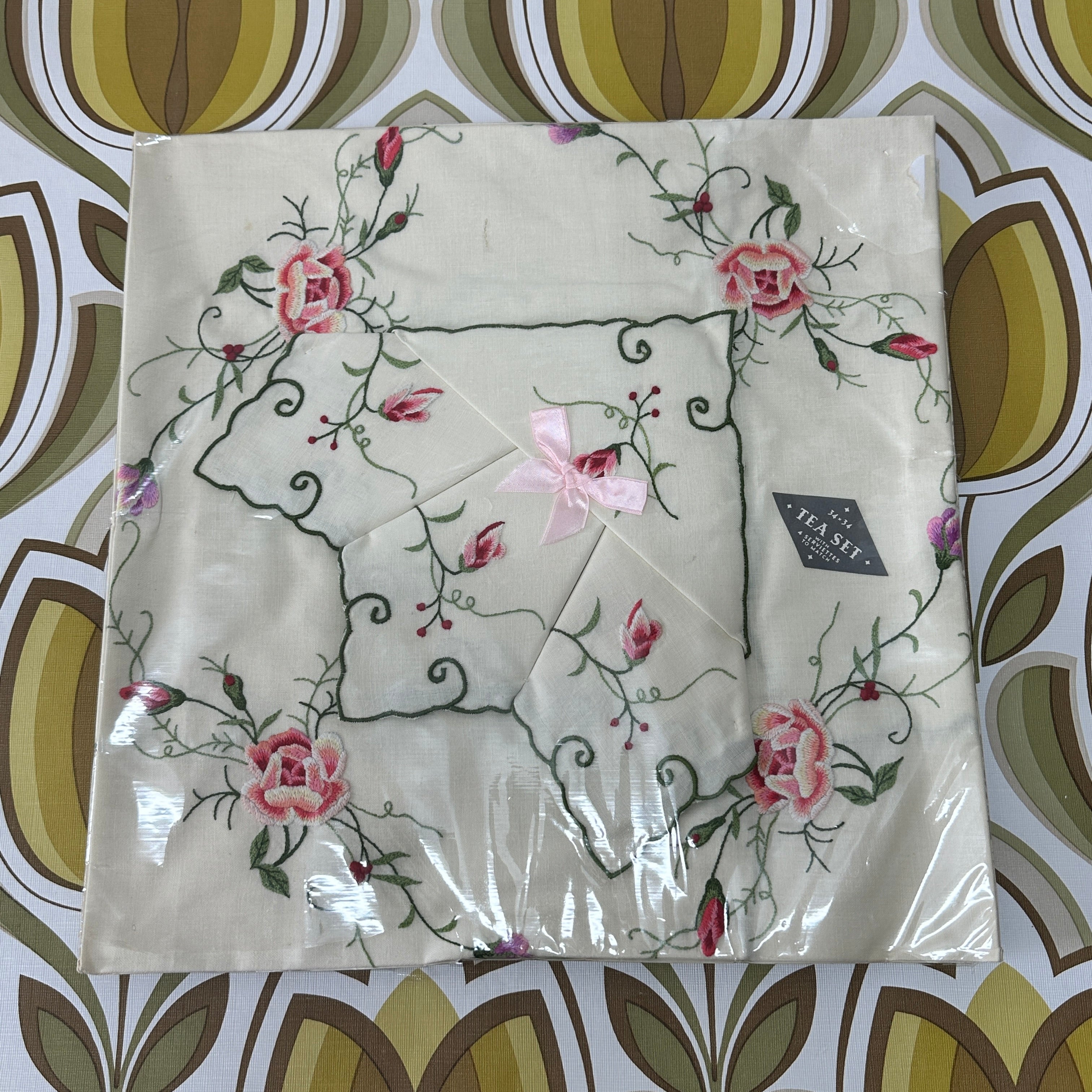 Vintage Tablecloth TEA Set Vintage Embroidered