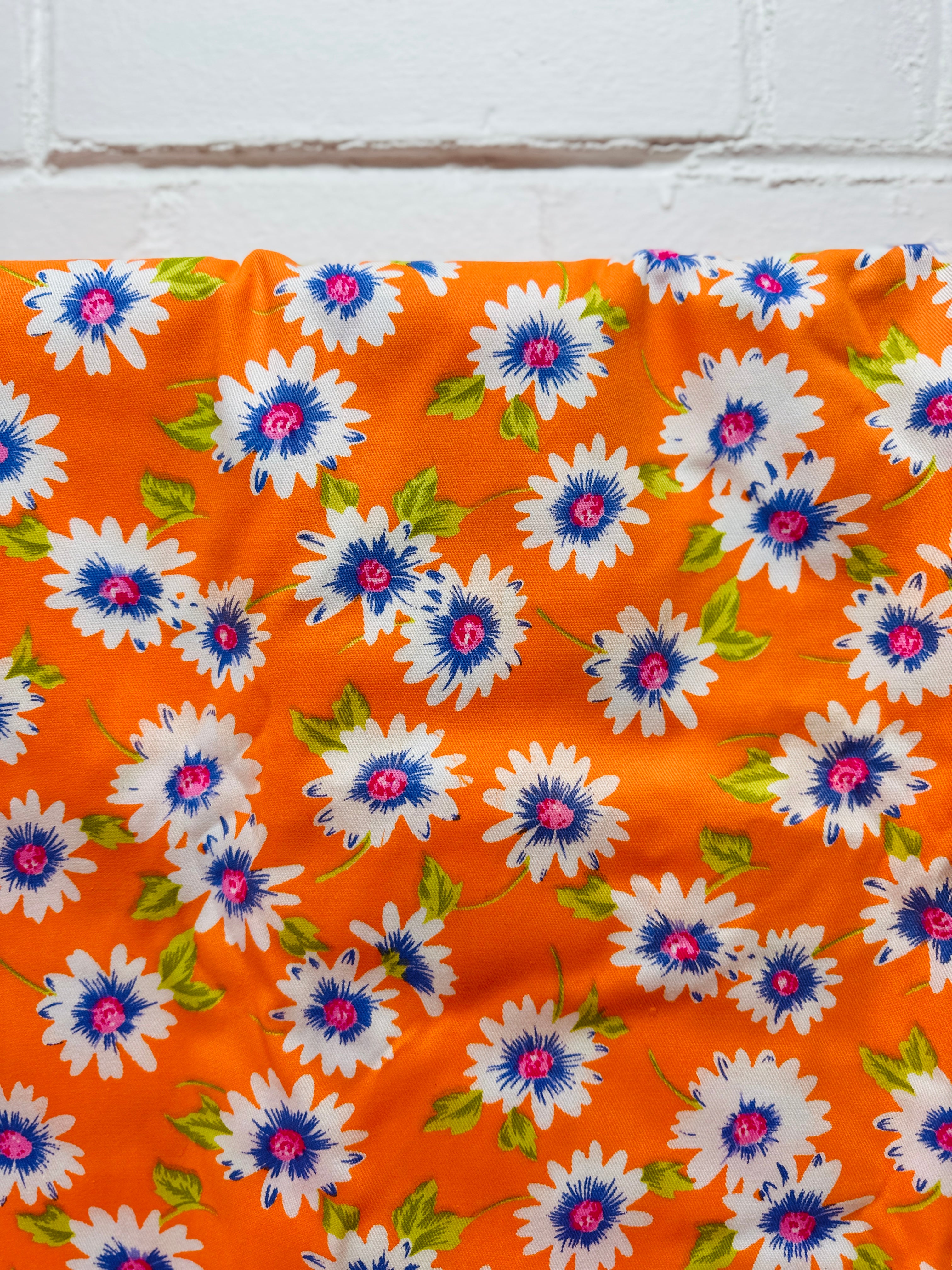 560cms MODERN Medium Weight All Cotton FABRIC Huge