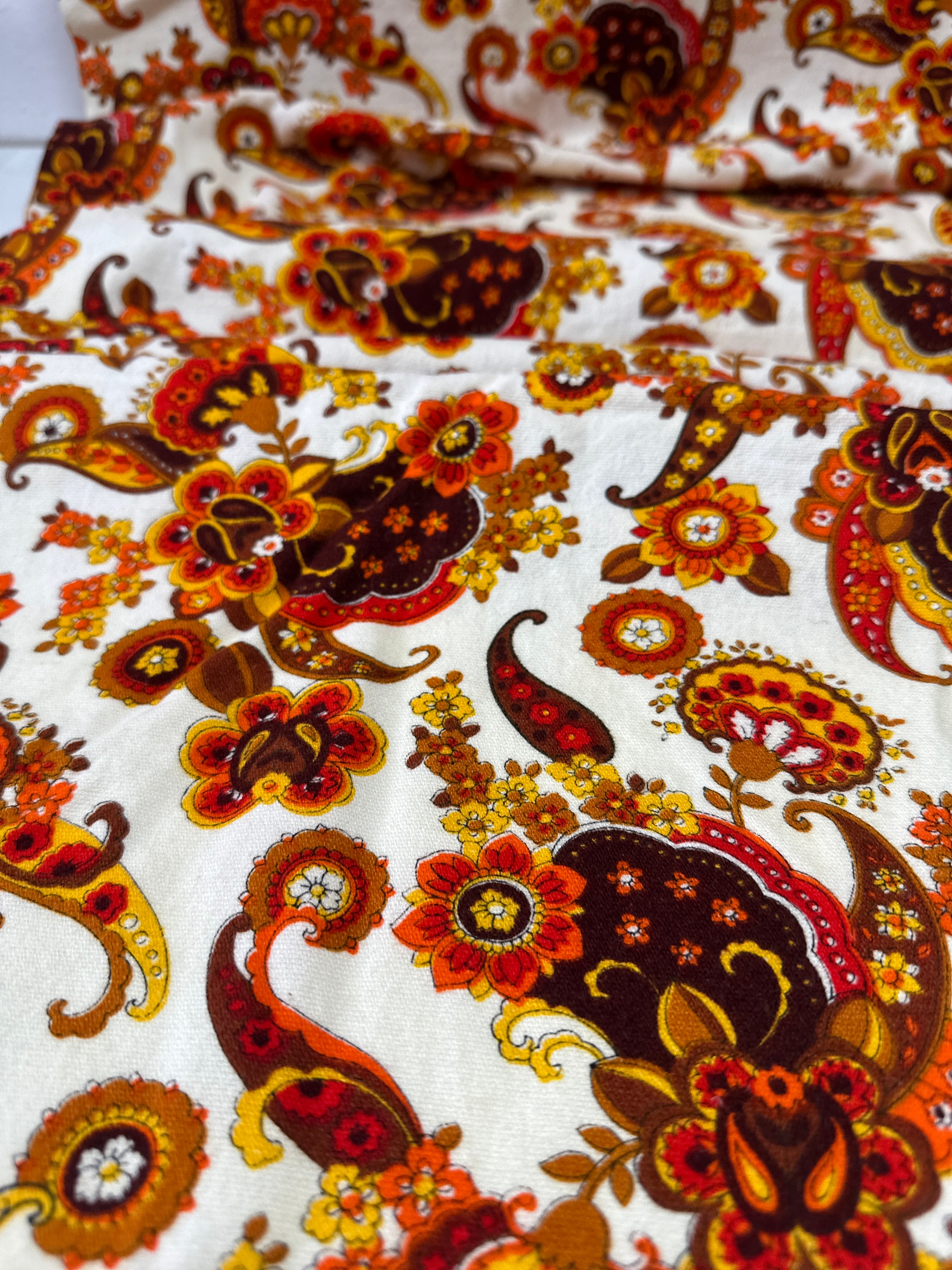 225cms RETRO Orange Paisley Fabric