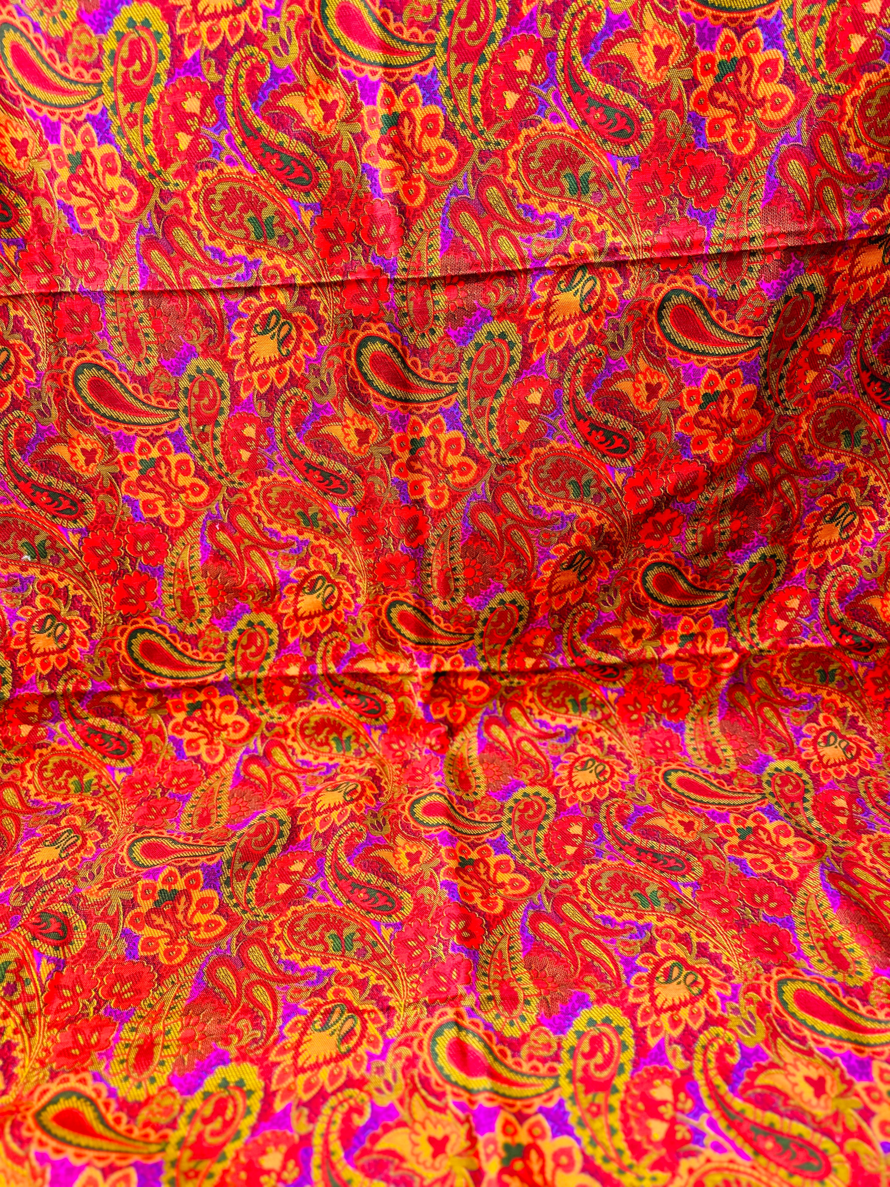 300cms Beautiful Bright Reds PAISLEY Vintage Fabric