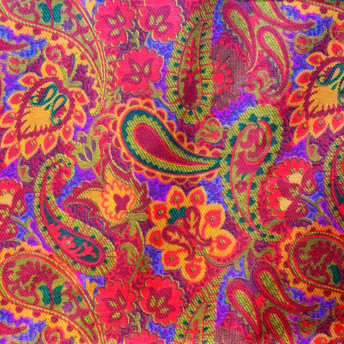 300cms Beautiful Bright Reds PAISLEY Vintage Fabric