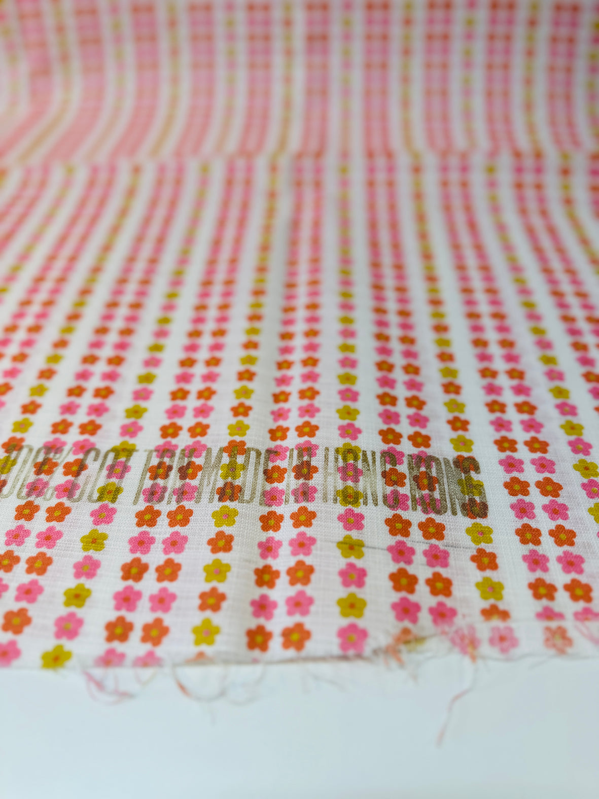 240cms DORABLE VINTAGE Floral Fabric Pretty 100% Cotton