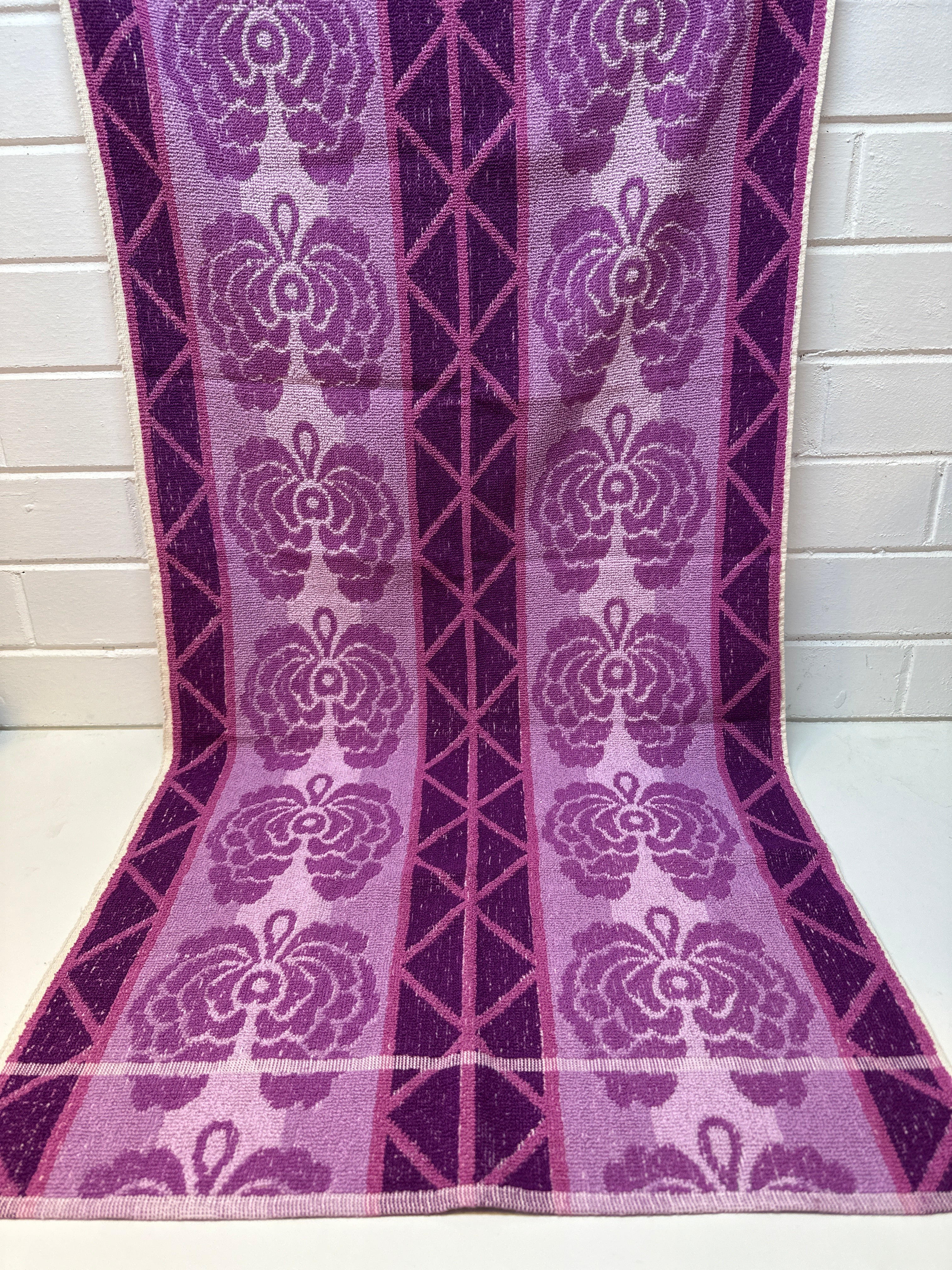 UNUSED Vintage Cotton Bath Towel PURPLE