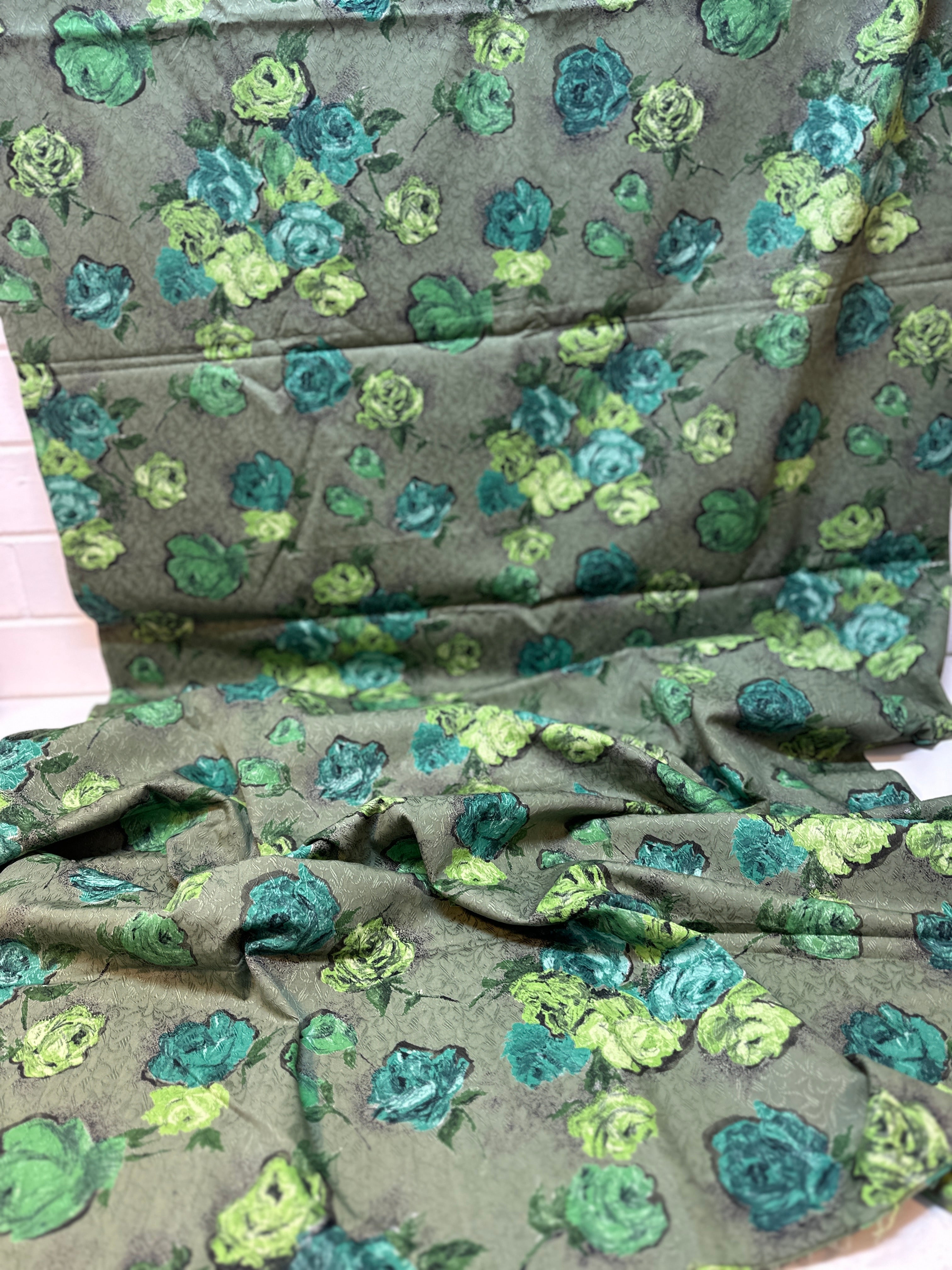 400cms Stunning Vintage Floral Fabric Large Green Flowers