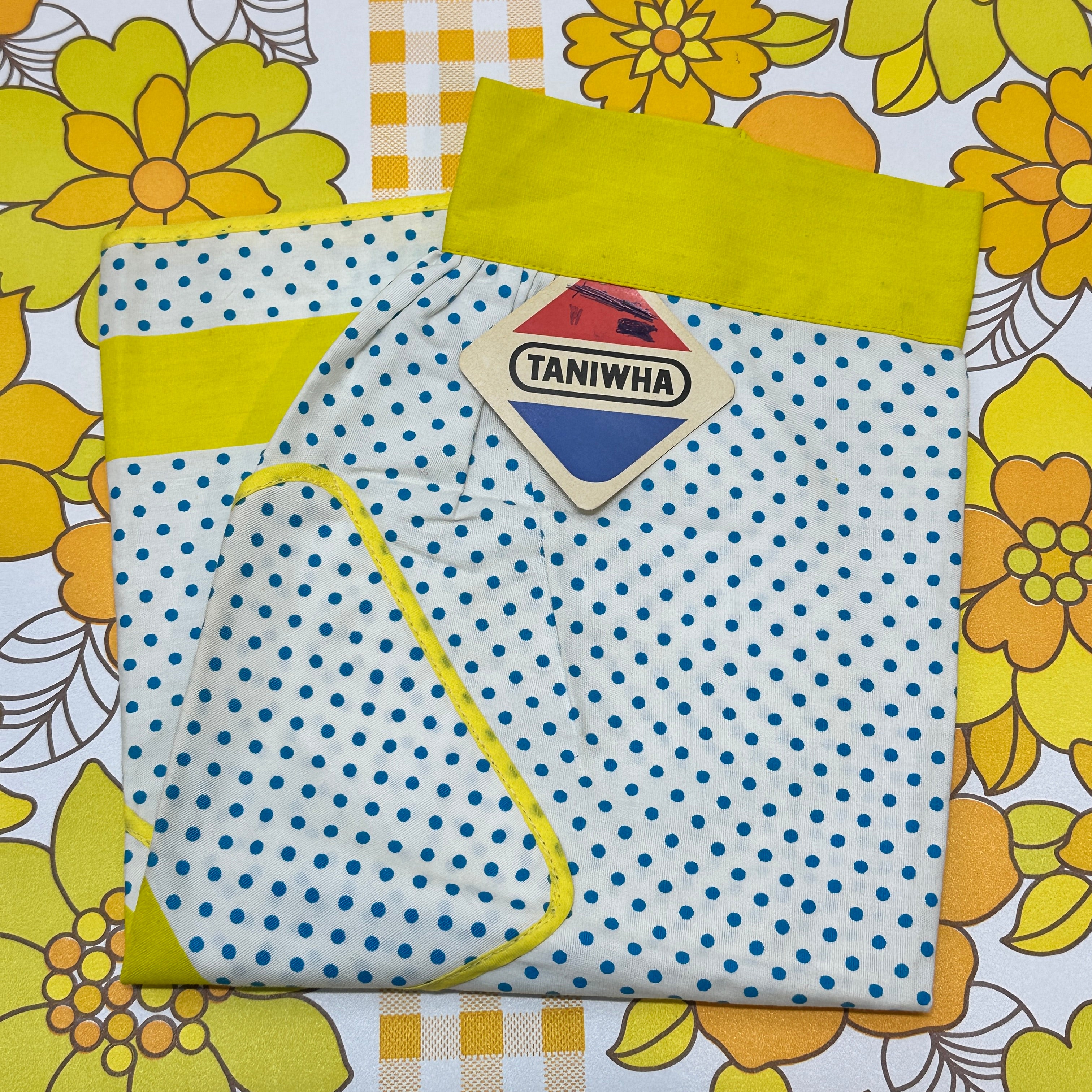 Adorable Vintage Apron W Tags Polka Dots RETRO