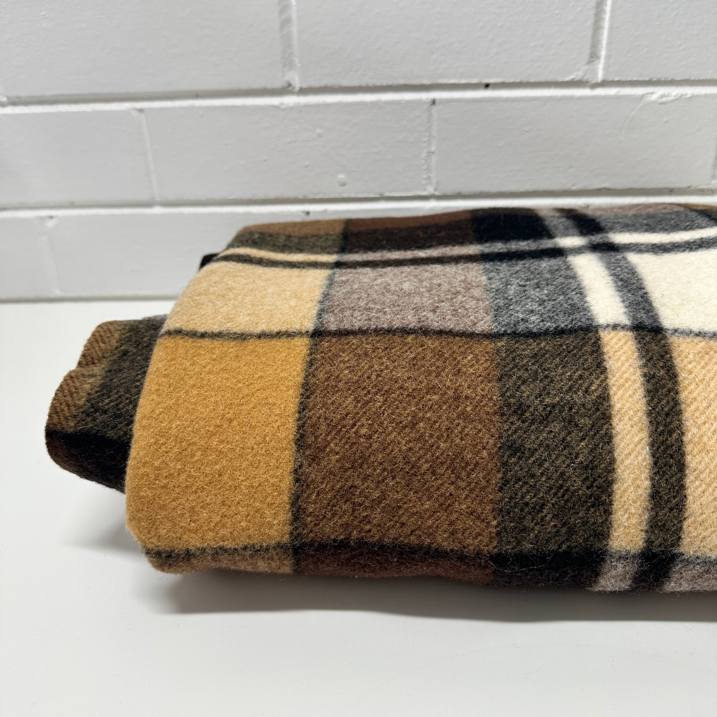 ONKAPARINGA Pure Wool Blanket Excellent Condition Browns