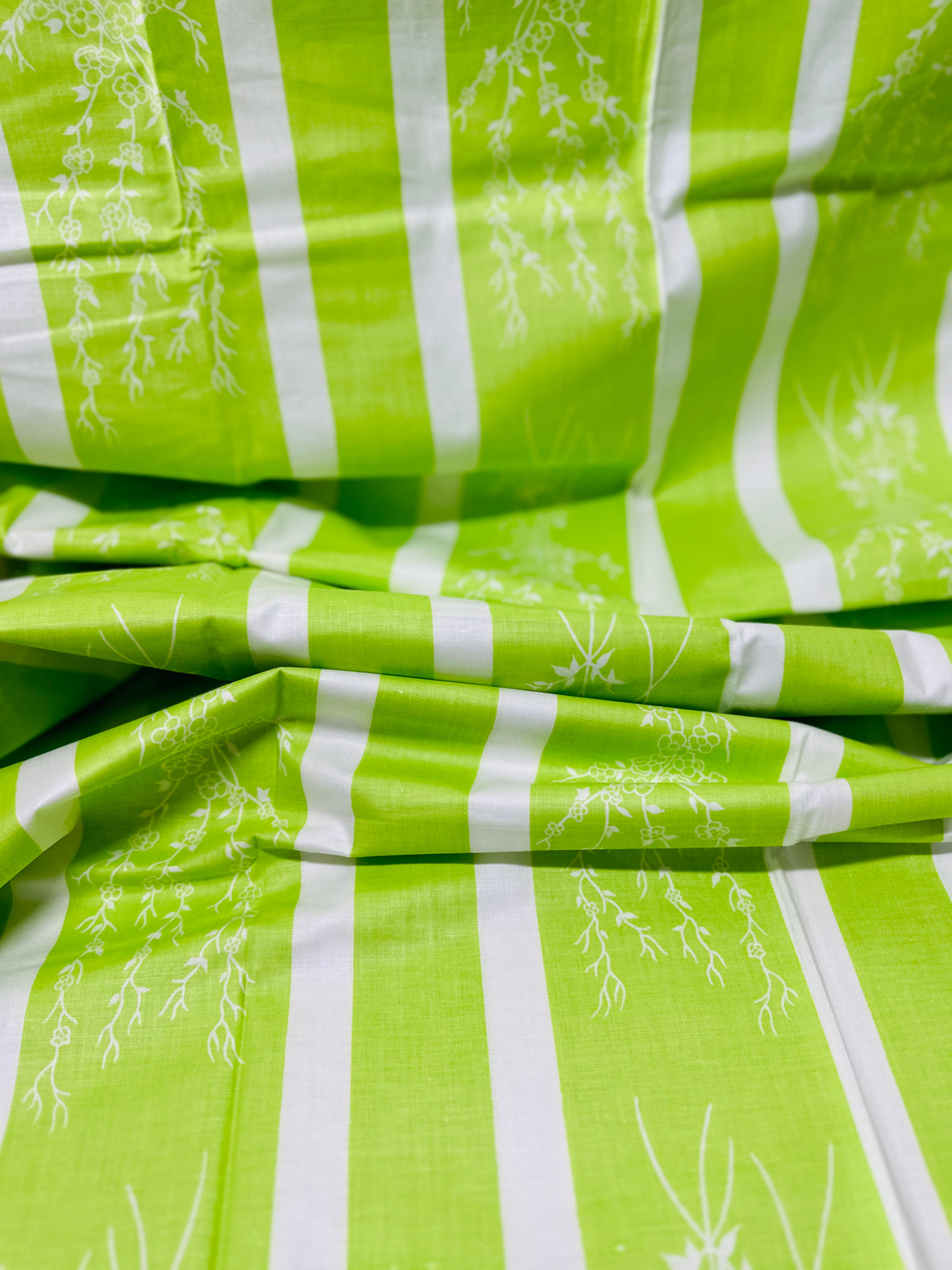 250cms UNUSED All Cotton Sheet Fabric Lime