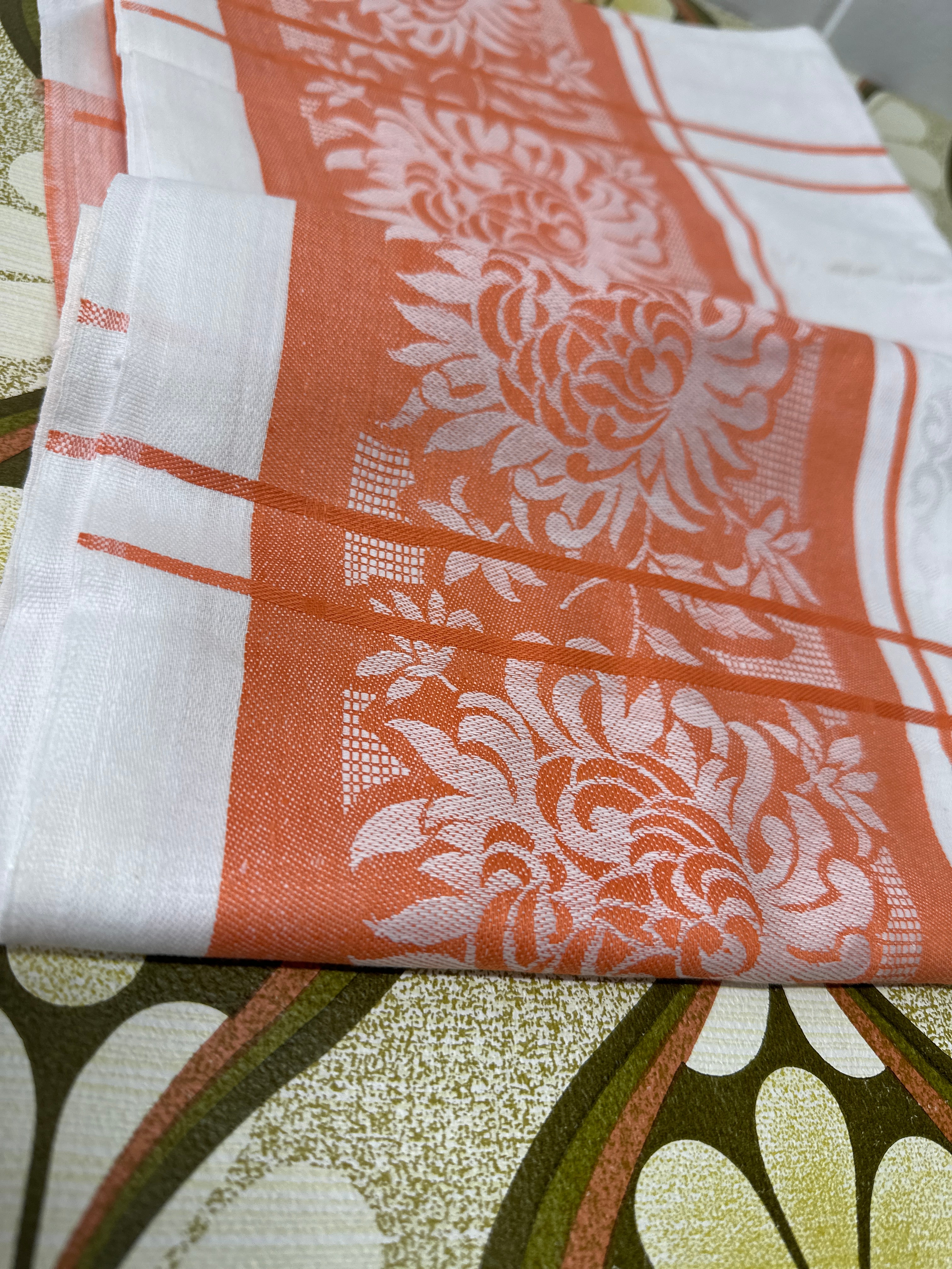 Vintage DAMASK Tablecloth Retro Kitchen