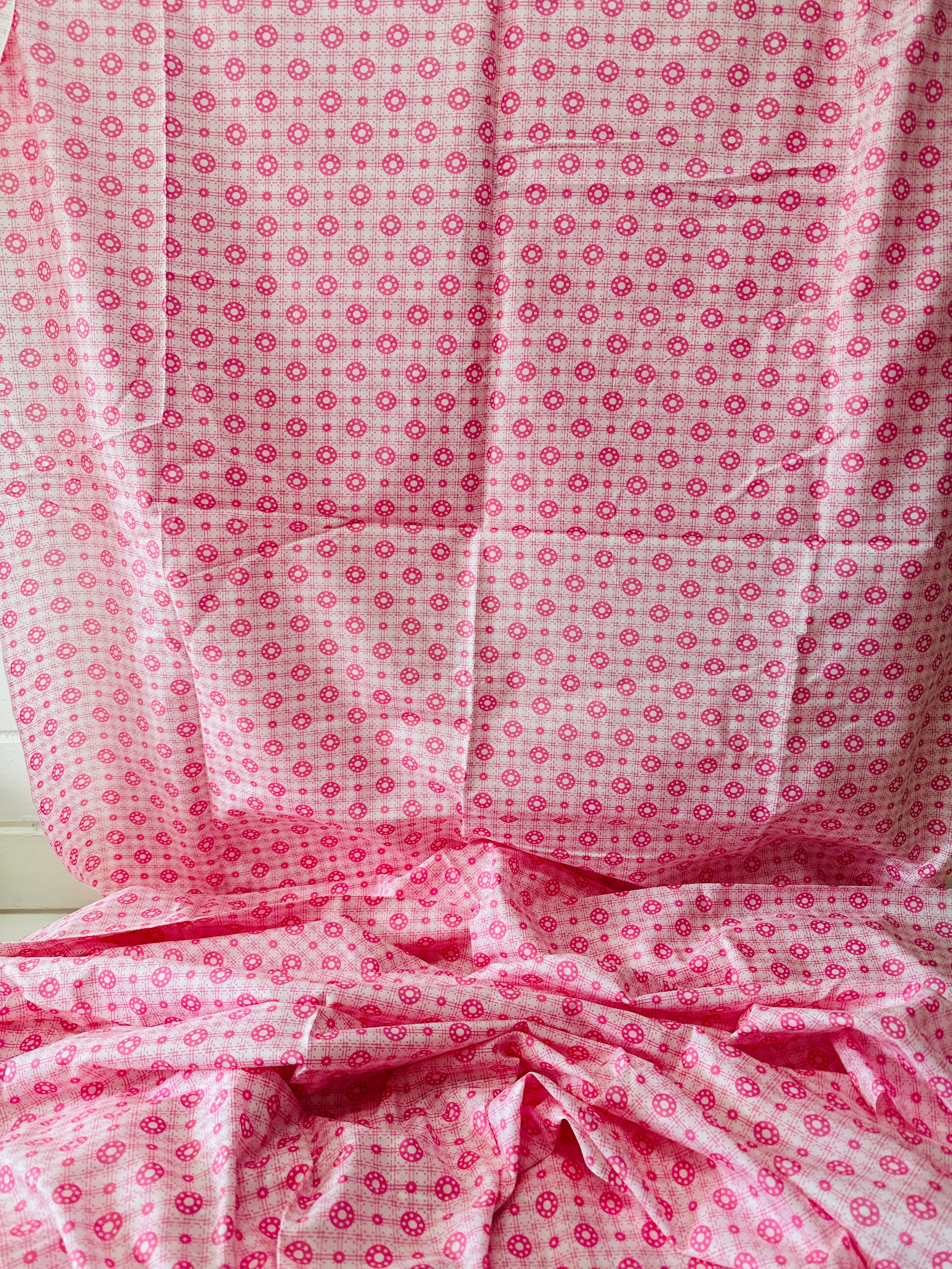 400cms Adorable Pink & White Cotton Fabric Light Weight