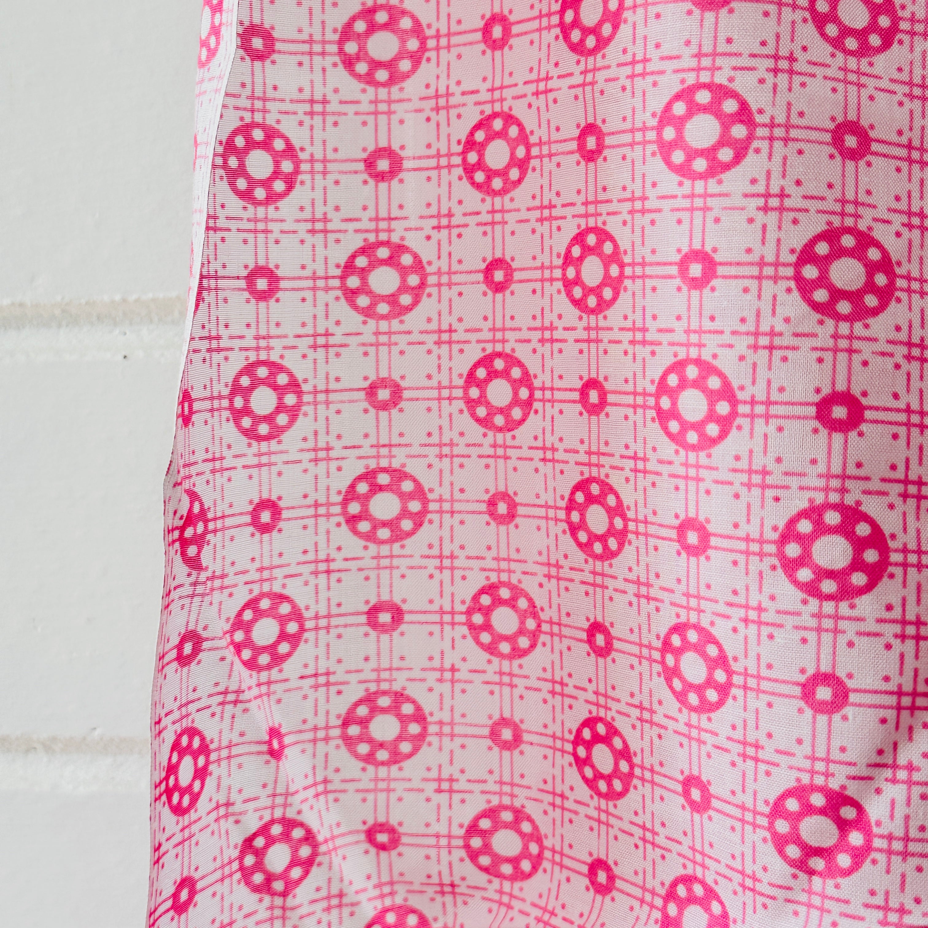 400cms Adorable Pink & White Cotton Fabric Light Weight