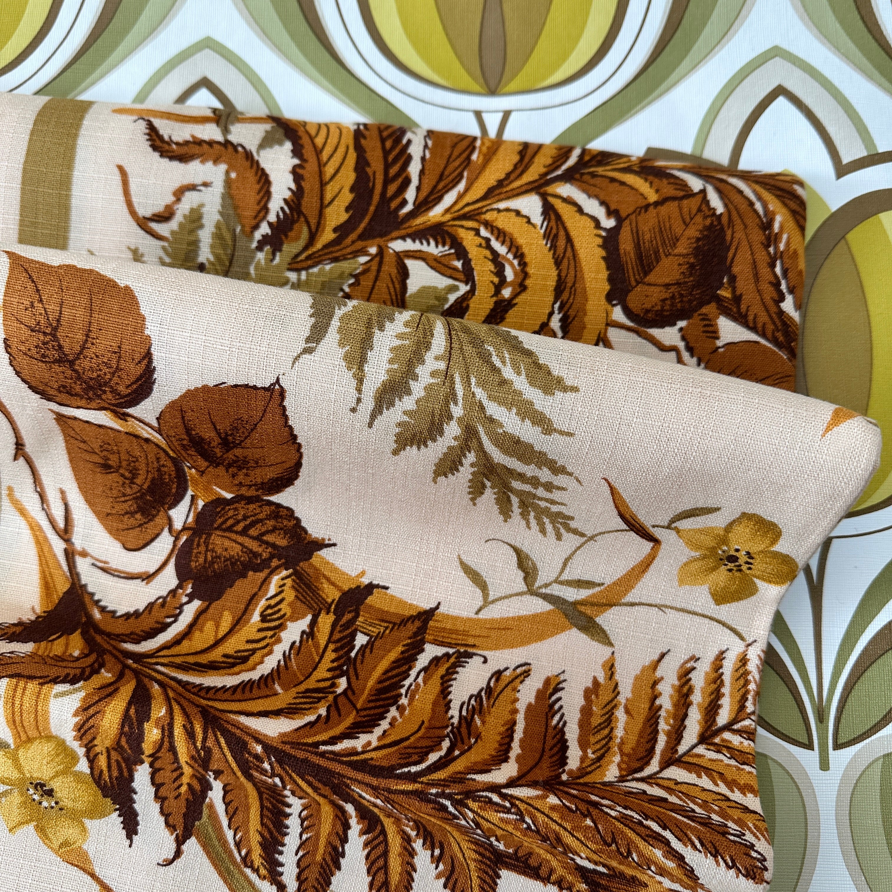 UNUSED Vintage Tablecloth Browns