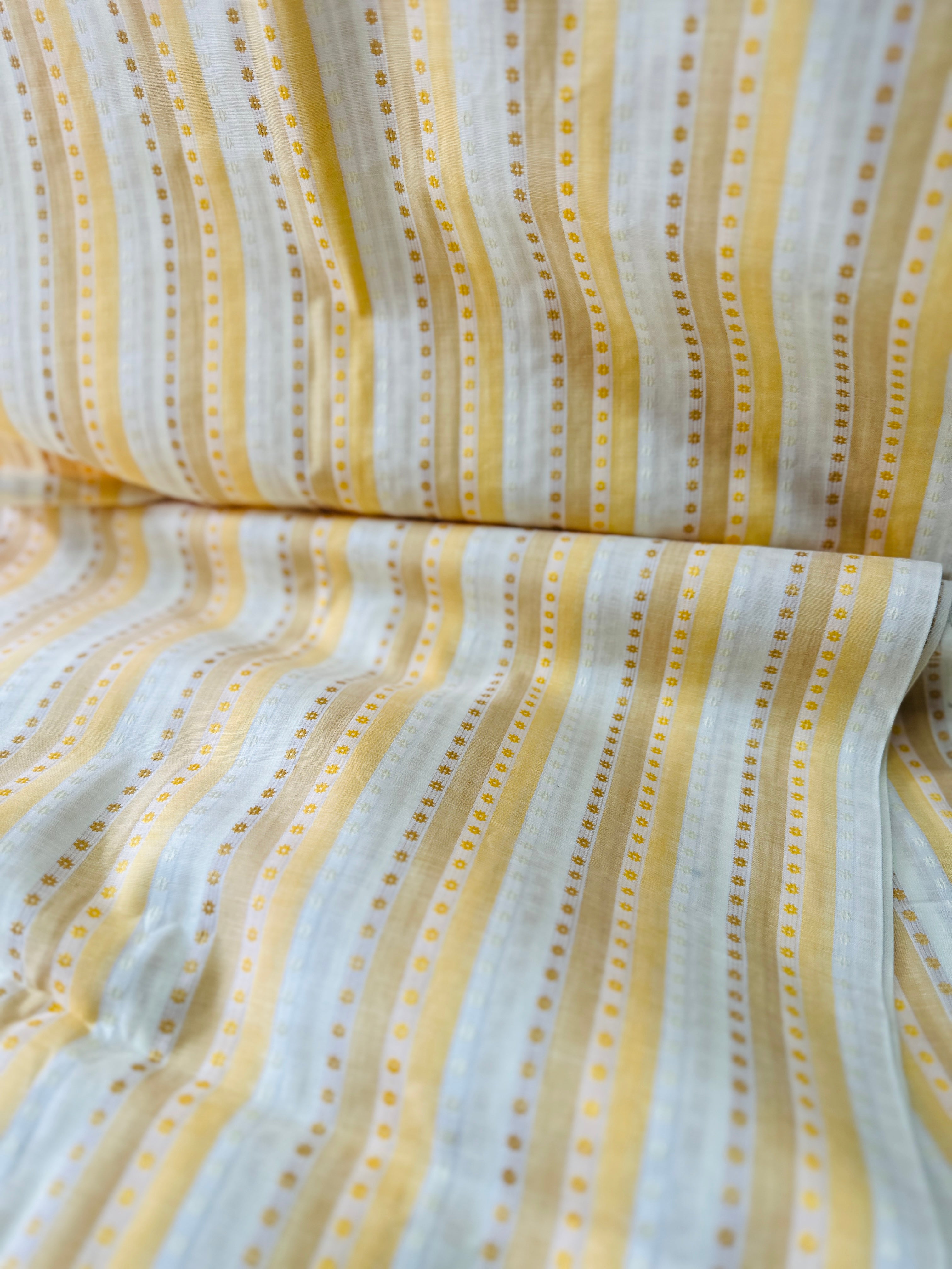 360cms Divine VINTAGE Embroidered Daisy Cotton Fabric