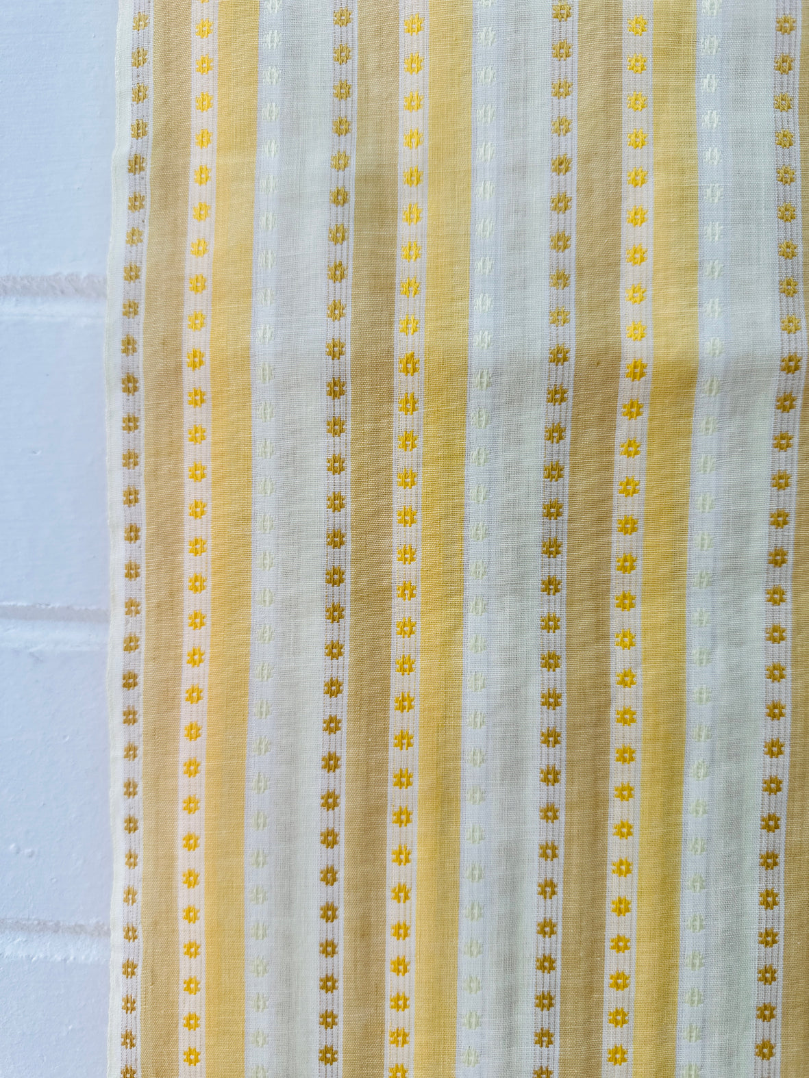 360cms Divine VINTAGE Embroidered Daisy Cotton Fabric