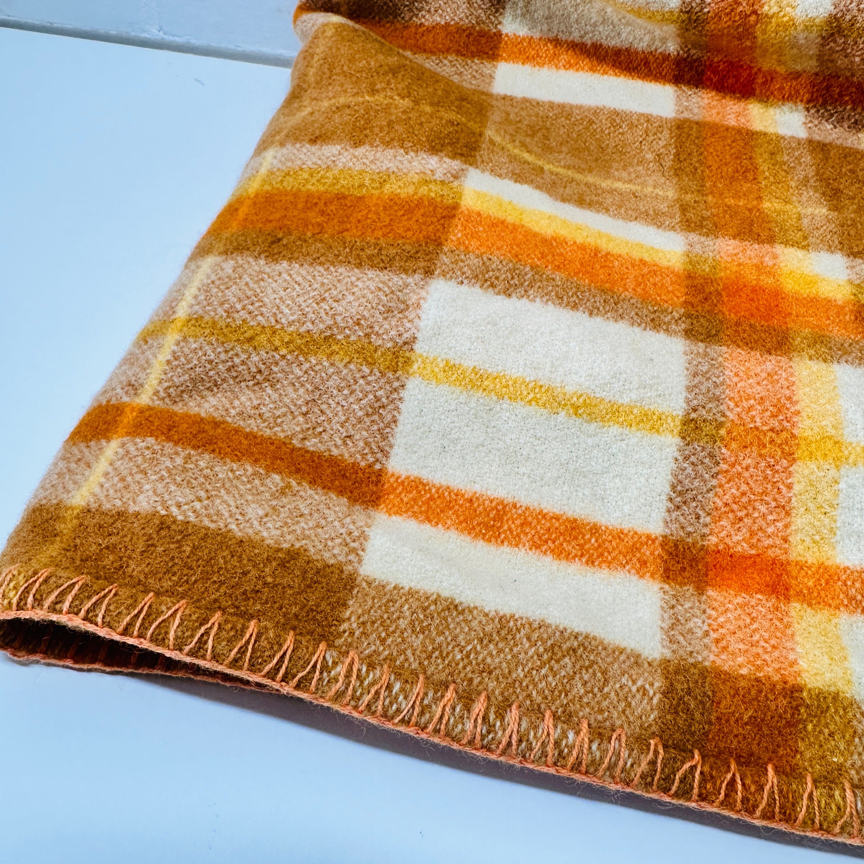 Vintage Pure NEW WOOL Blanket AS NEW