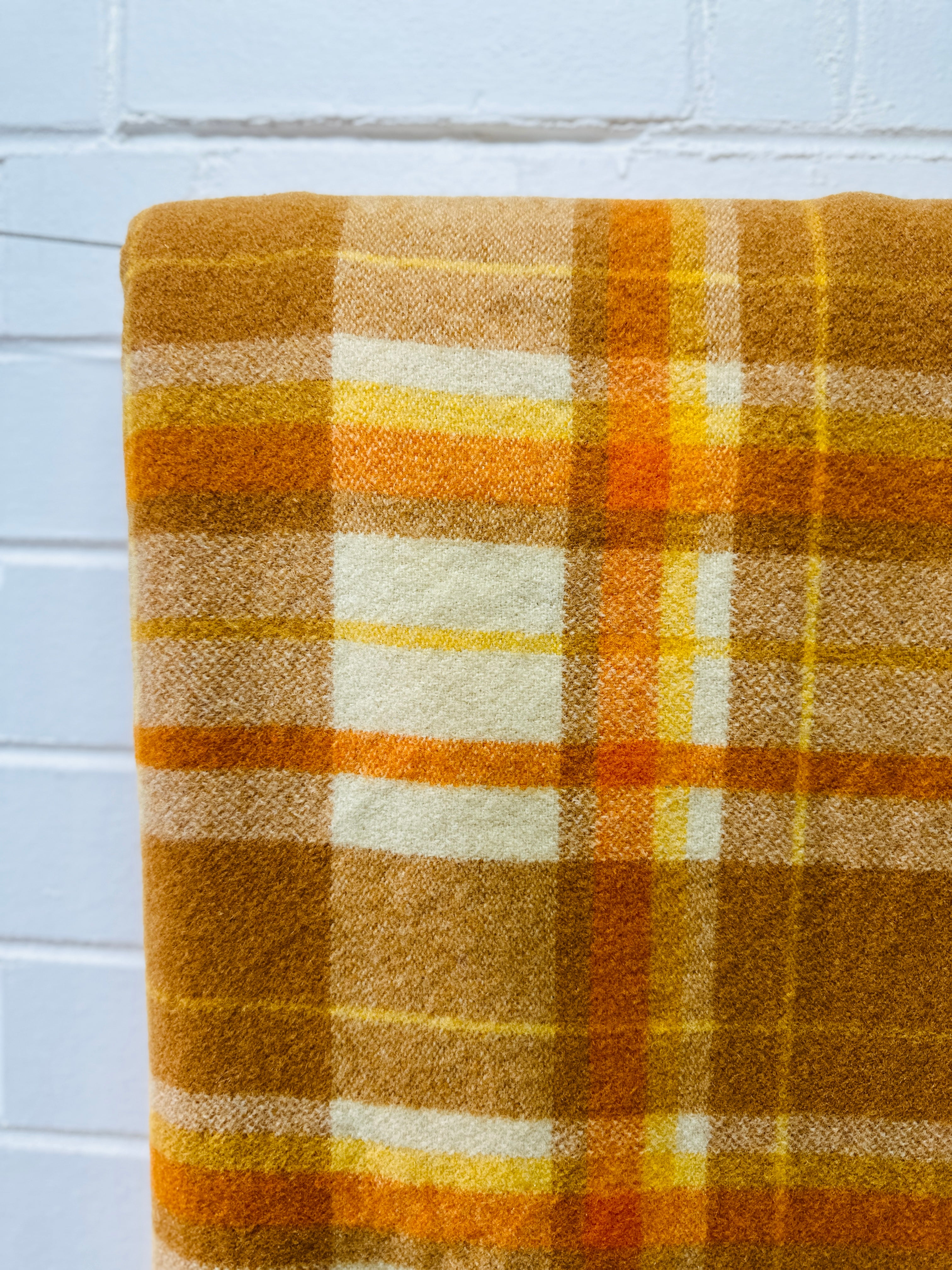 Vintage Pure NEW WOOL Blanket AS NEW