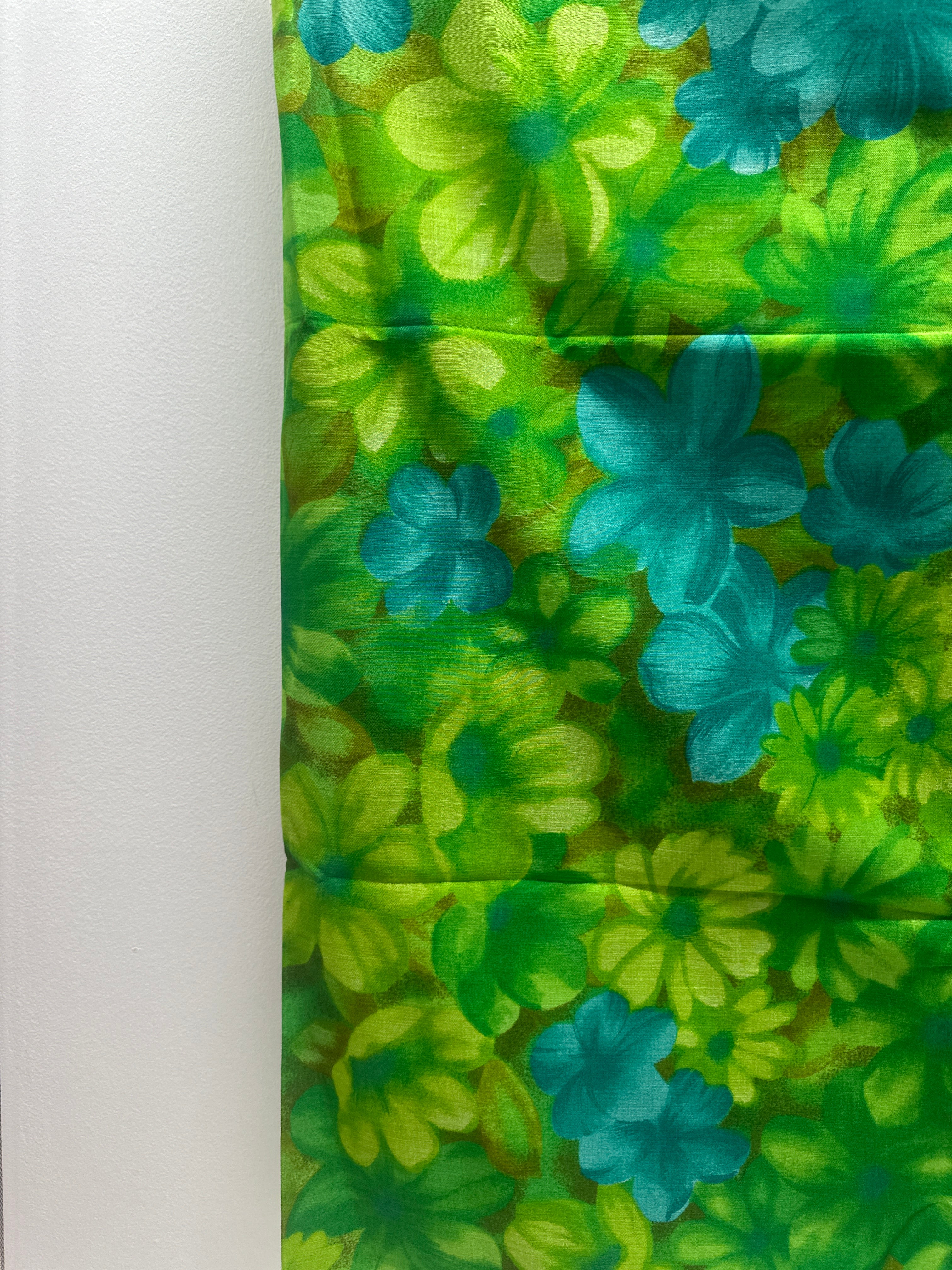 220cms VINTAGE Green Large Bold Floral