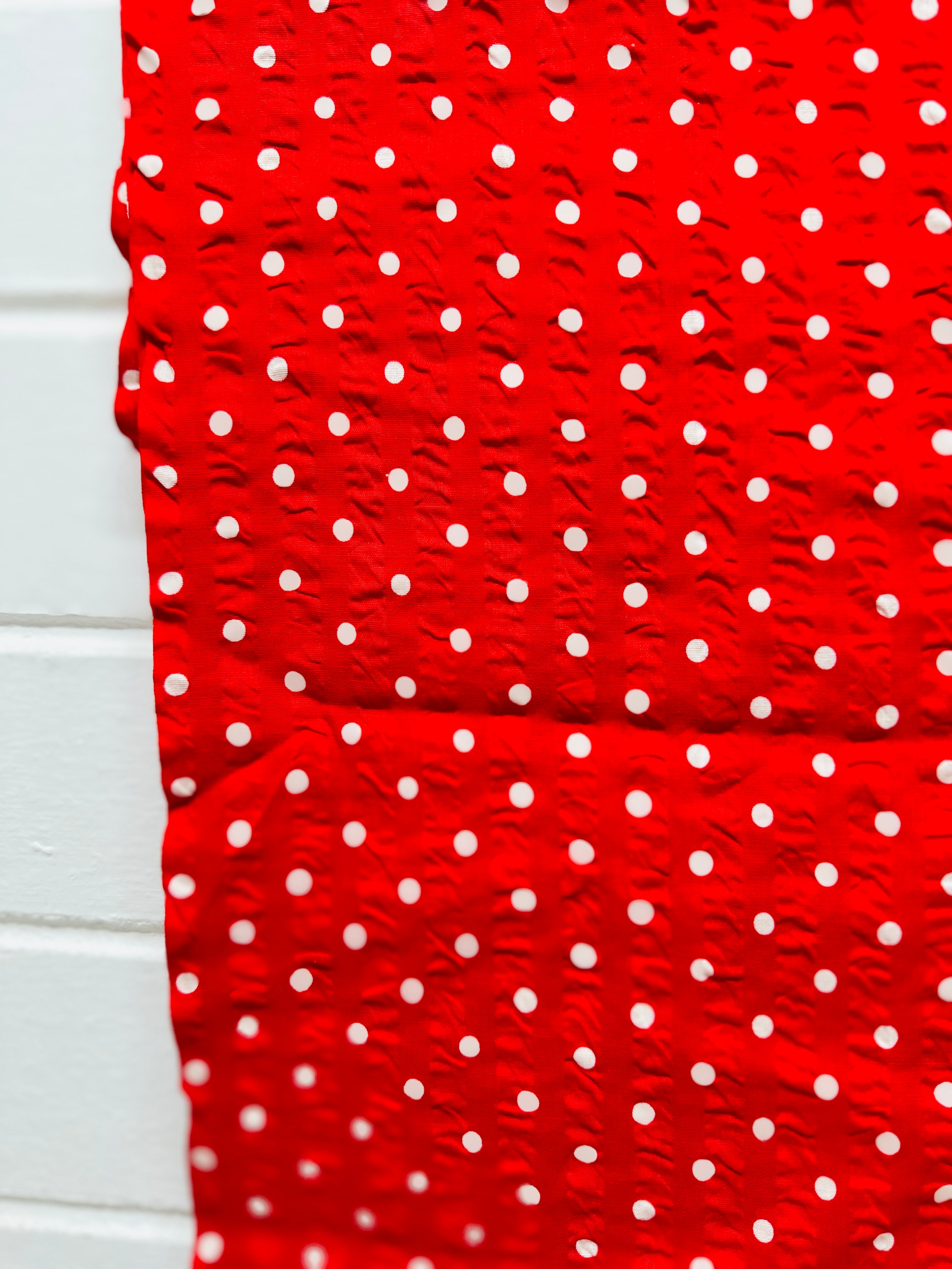 235cms JAPAN Cotton Sucker Red Polka Dot Fabric