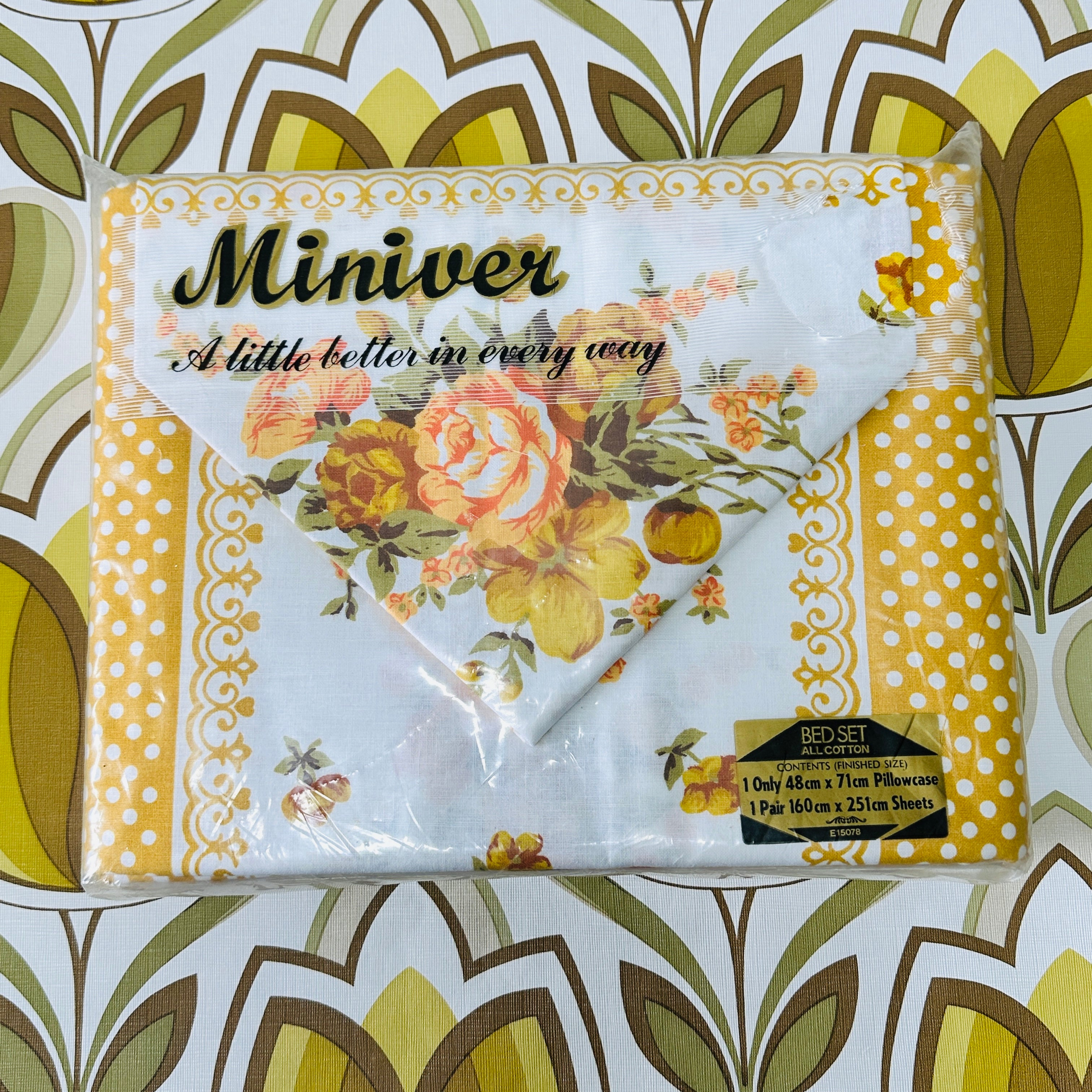 Wonderful Vintage Sheet Set RETRO