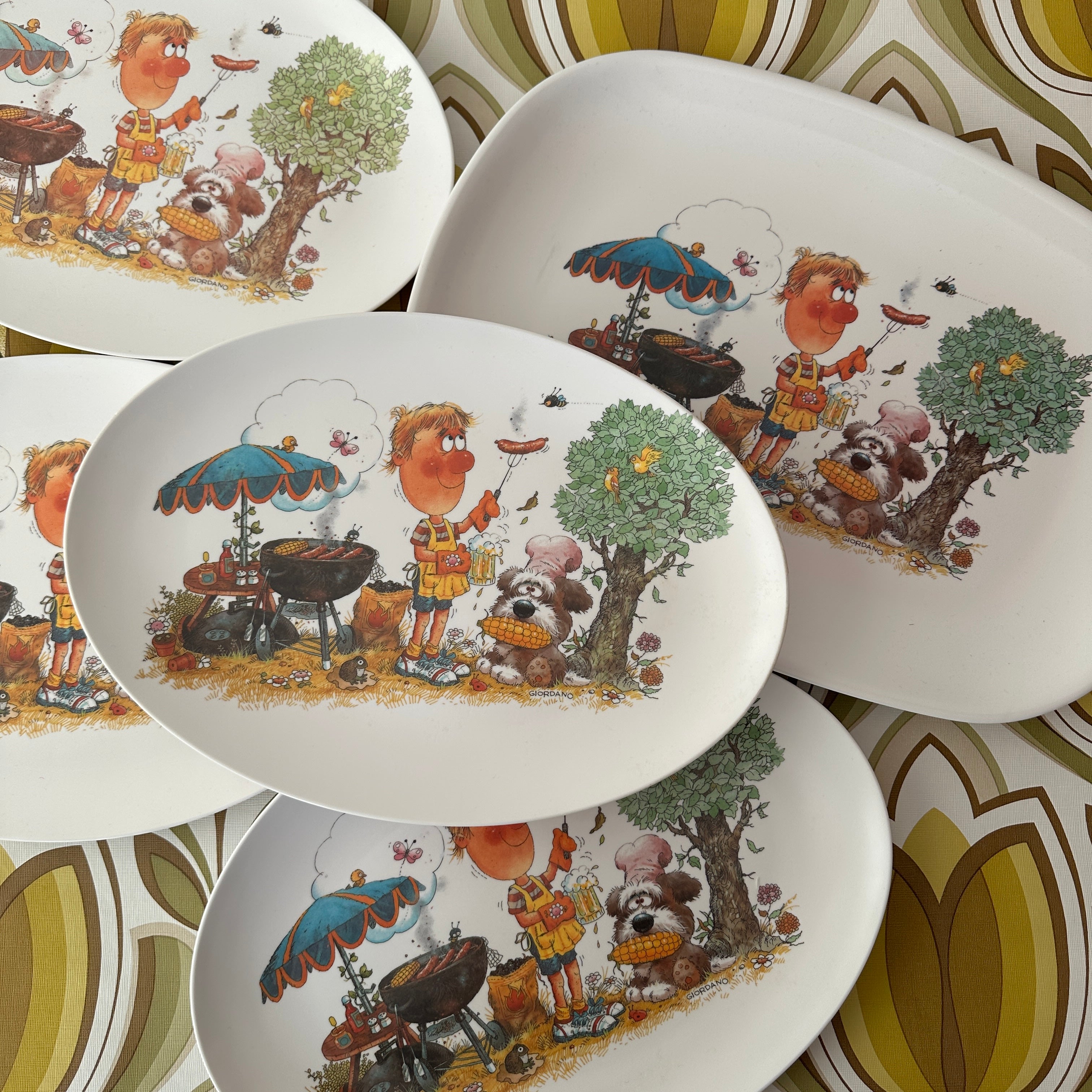 SET Five Bbq Plates KITSCH Home Vintage