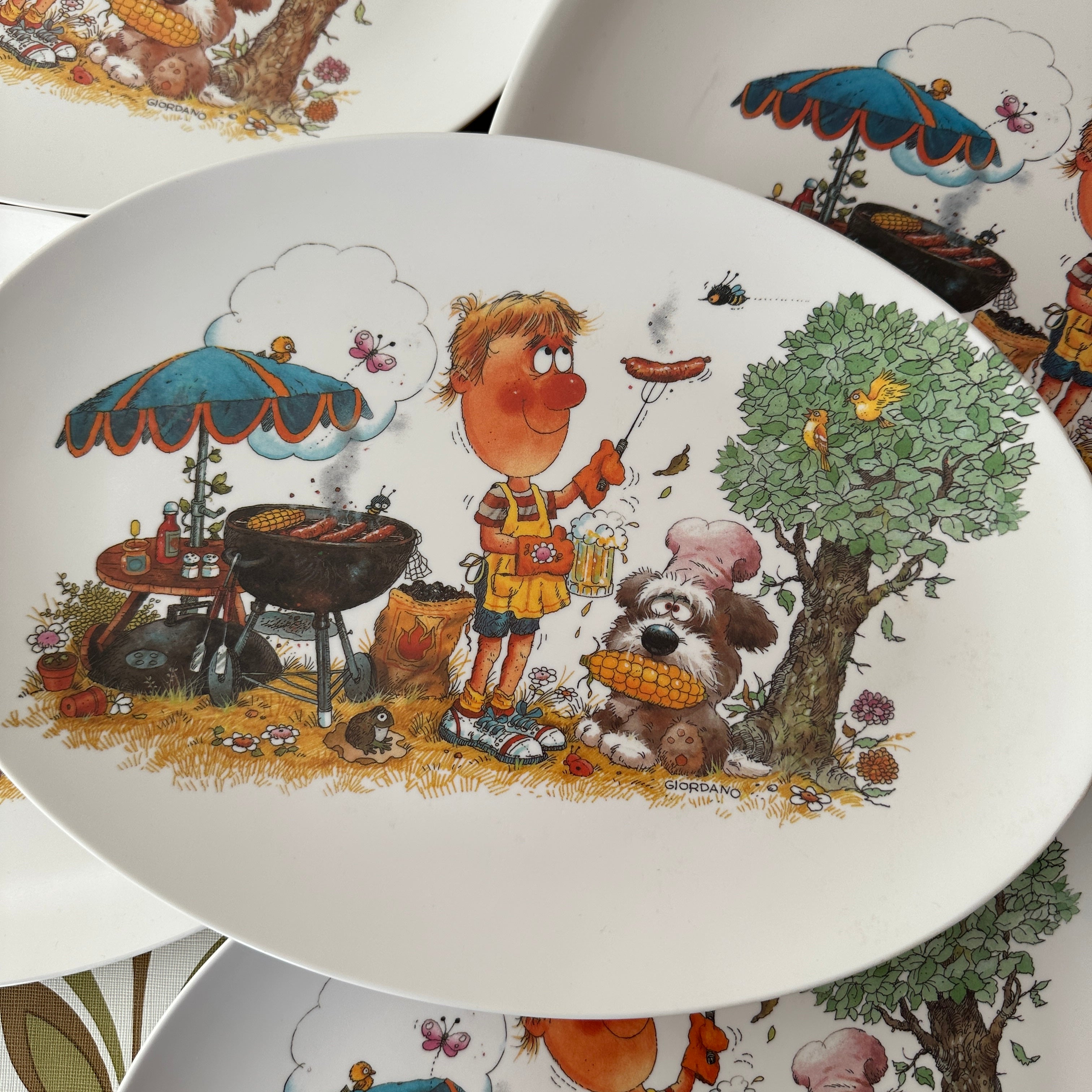 SET Five Bbq Plates KITSCH Home Vintage