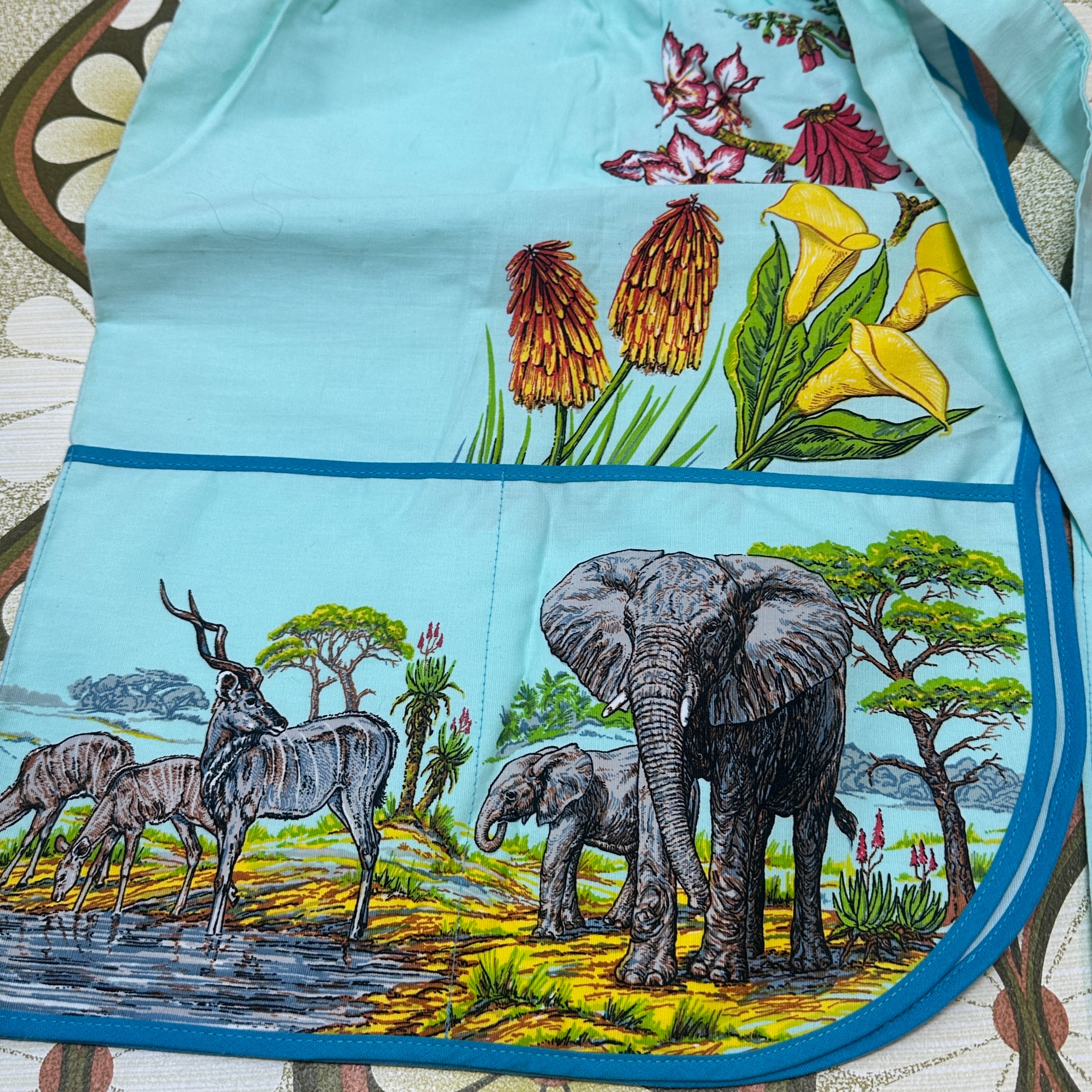 UNUSED Cotton Blue Animal Apron