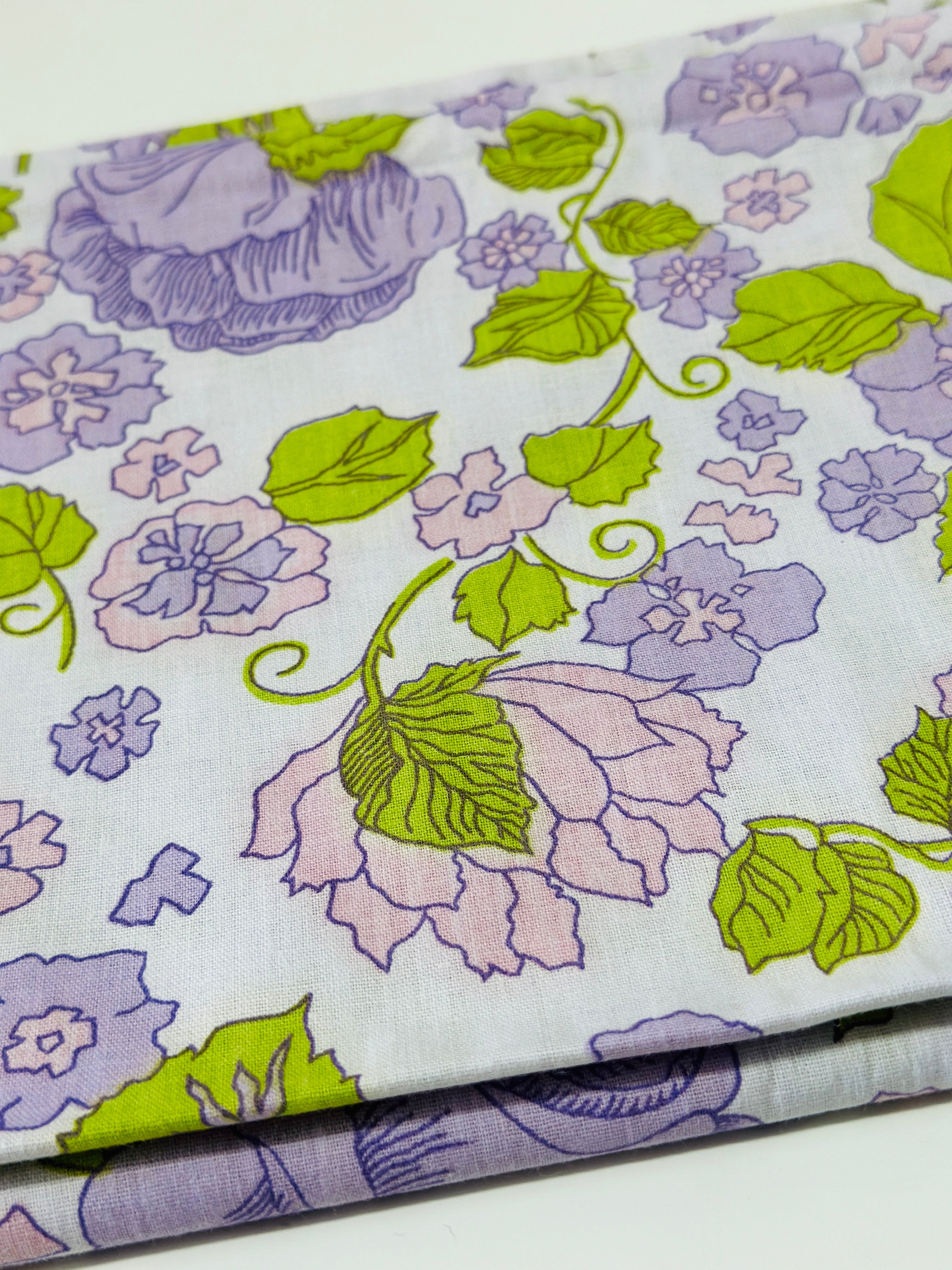 254cms One RETRO Purple Floral SHEET All Cotton STUNNING