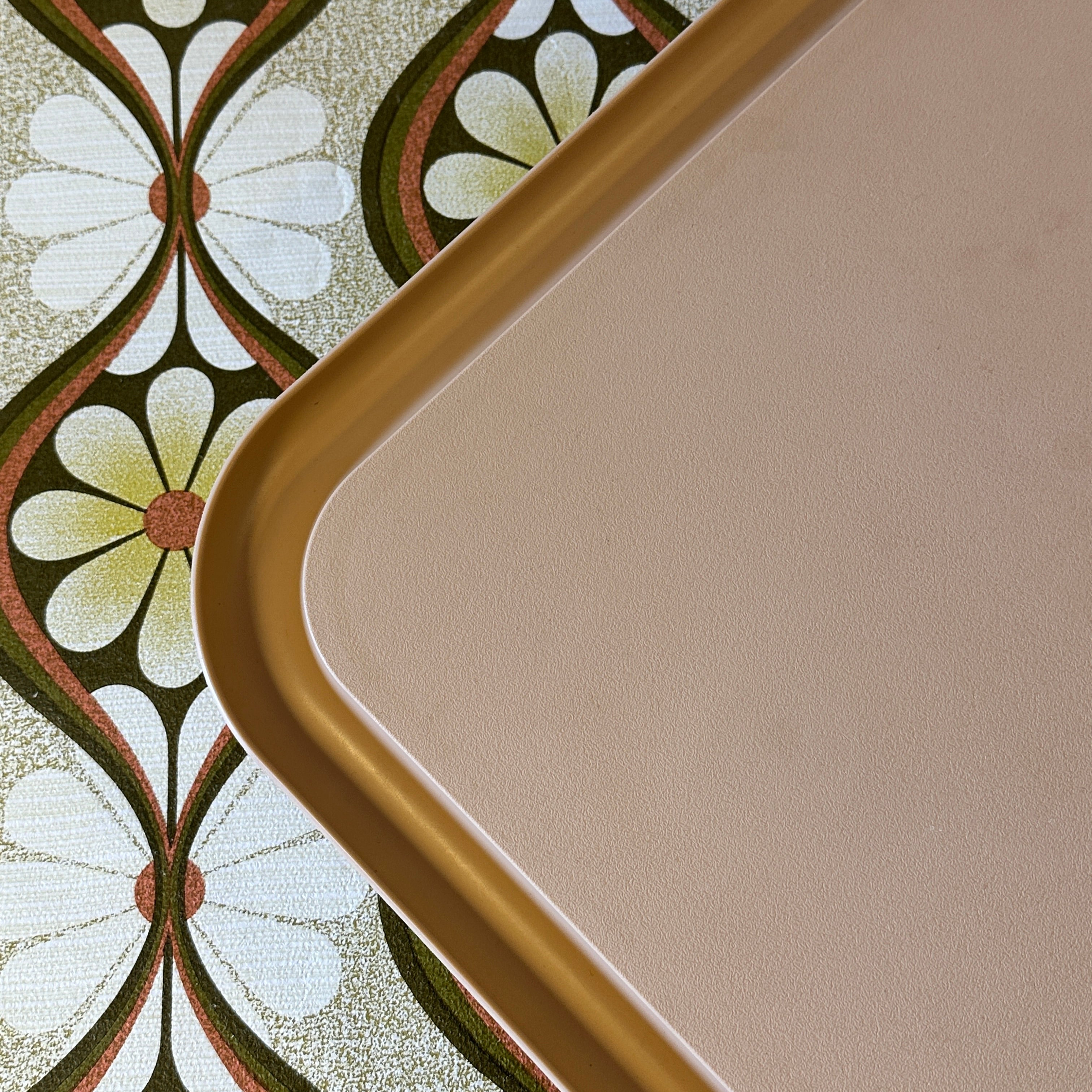 RETRO Stable Table Vintage Craft TV Dinner