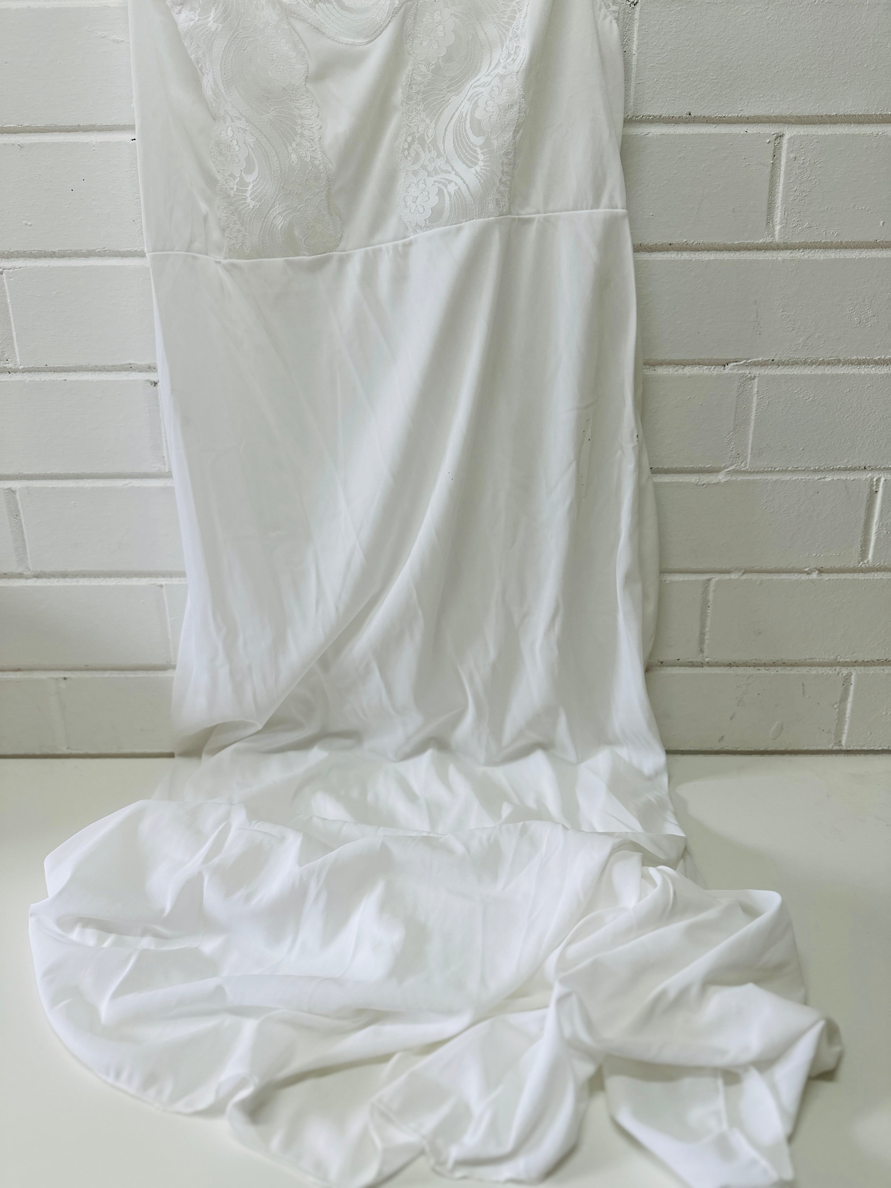 Vintage Retro Slip Lingerie & Matching Robe Gown
