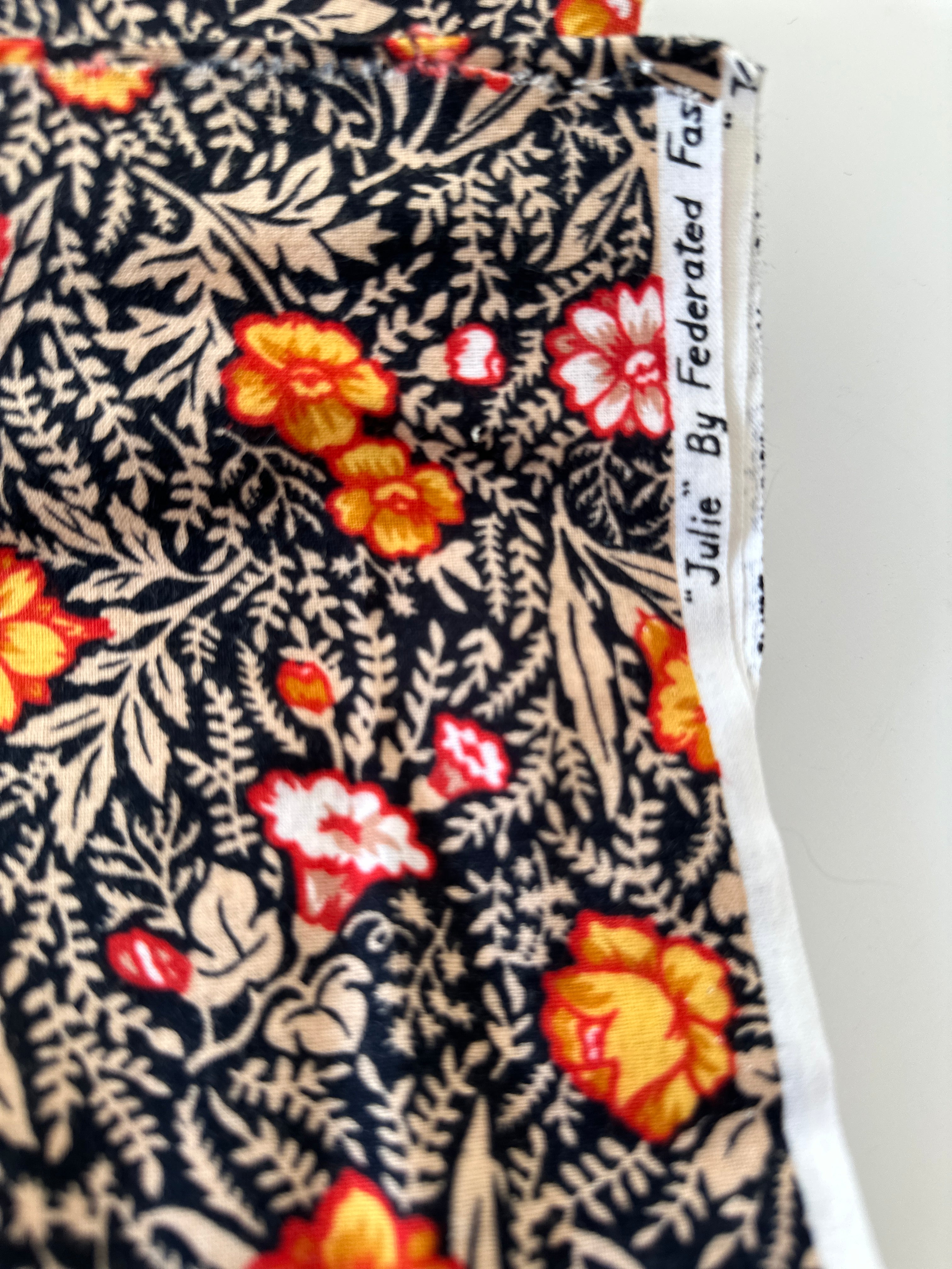 240cms Vintage FEDERATED Fashion Fabric STUNNING