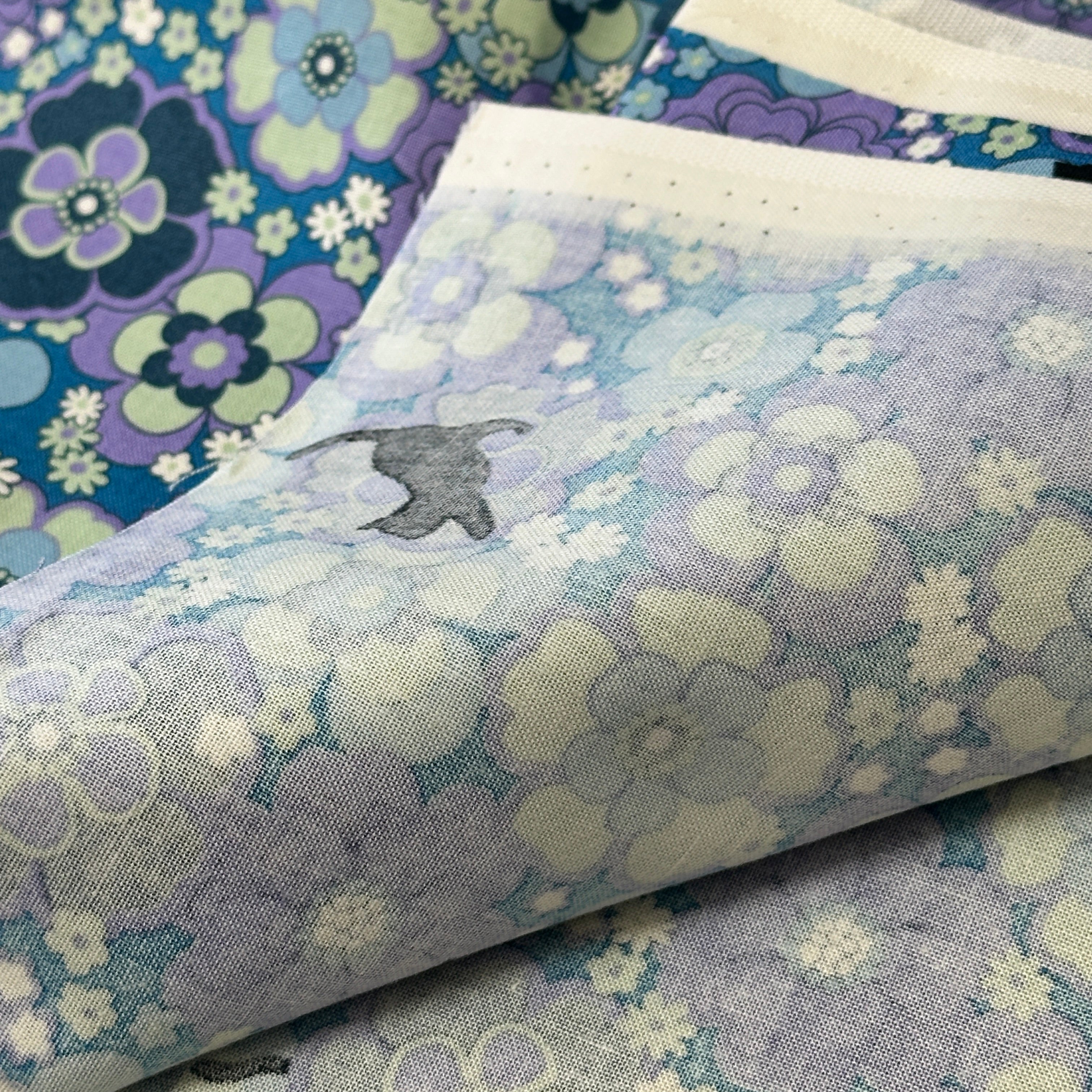 Sold by the Metre ~  PREMIUM Modern Floral Cotton Fabric JAPAN Imported