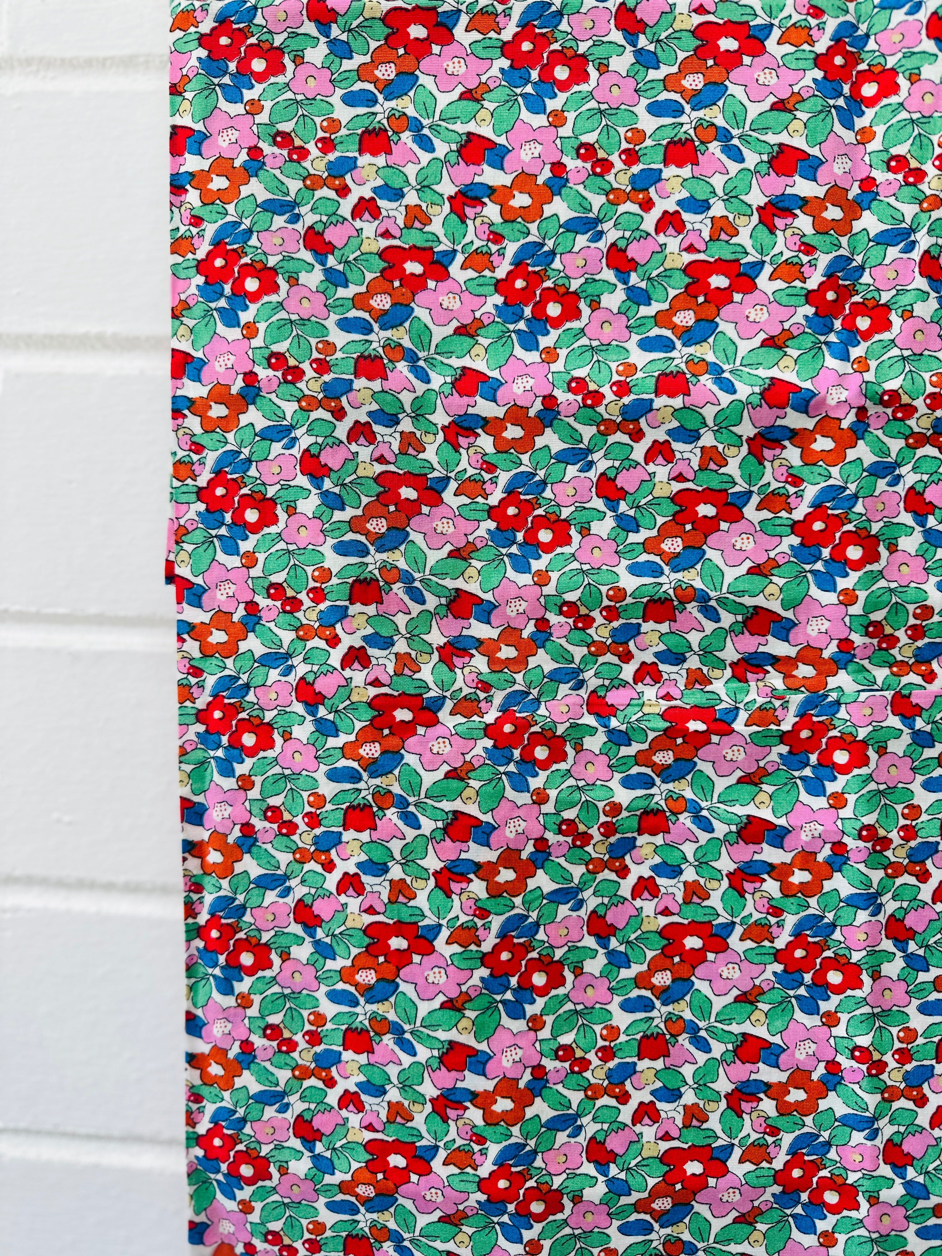 145cms Beautiful Cotton Modern Fabric Red & Pink