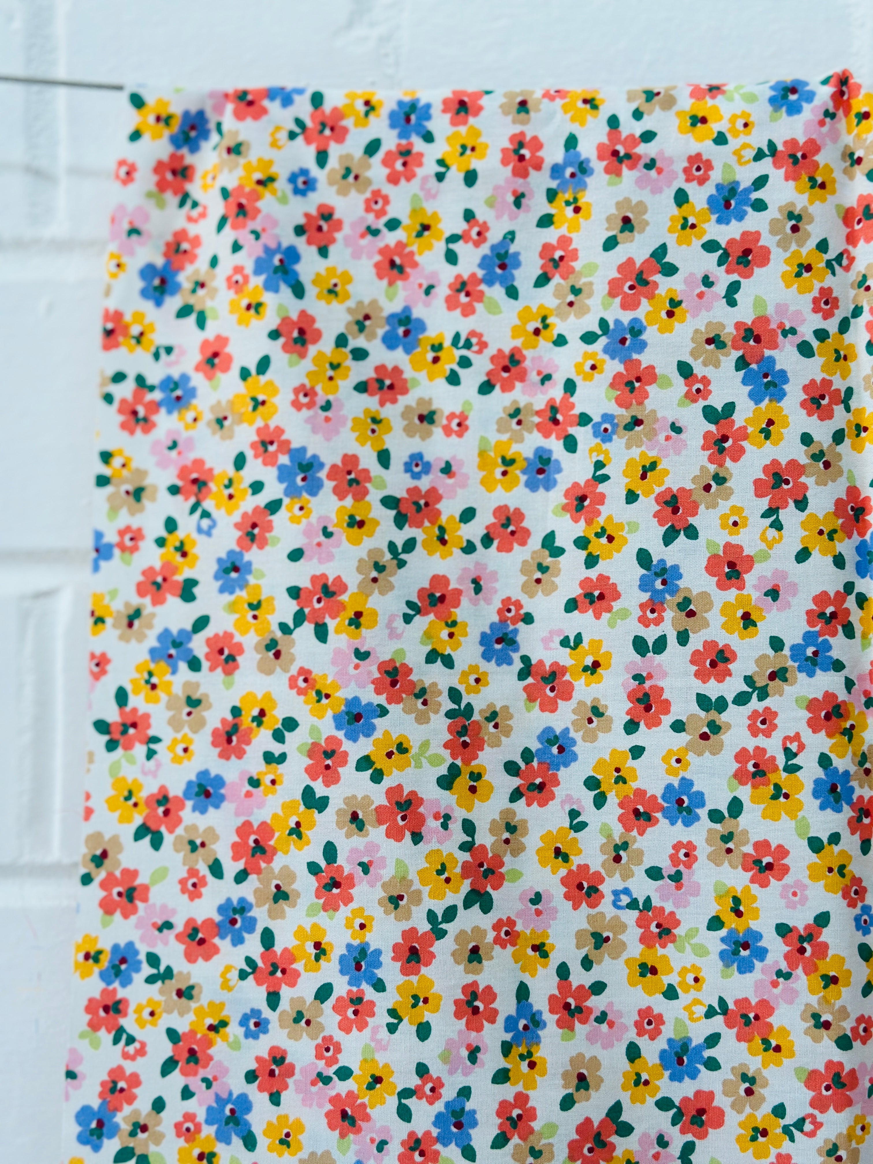 170cms Adorable Modern Floral Cotton Fabric Miniature Floral