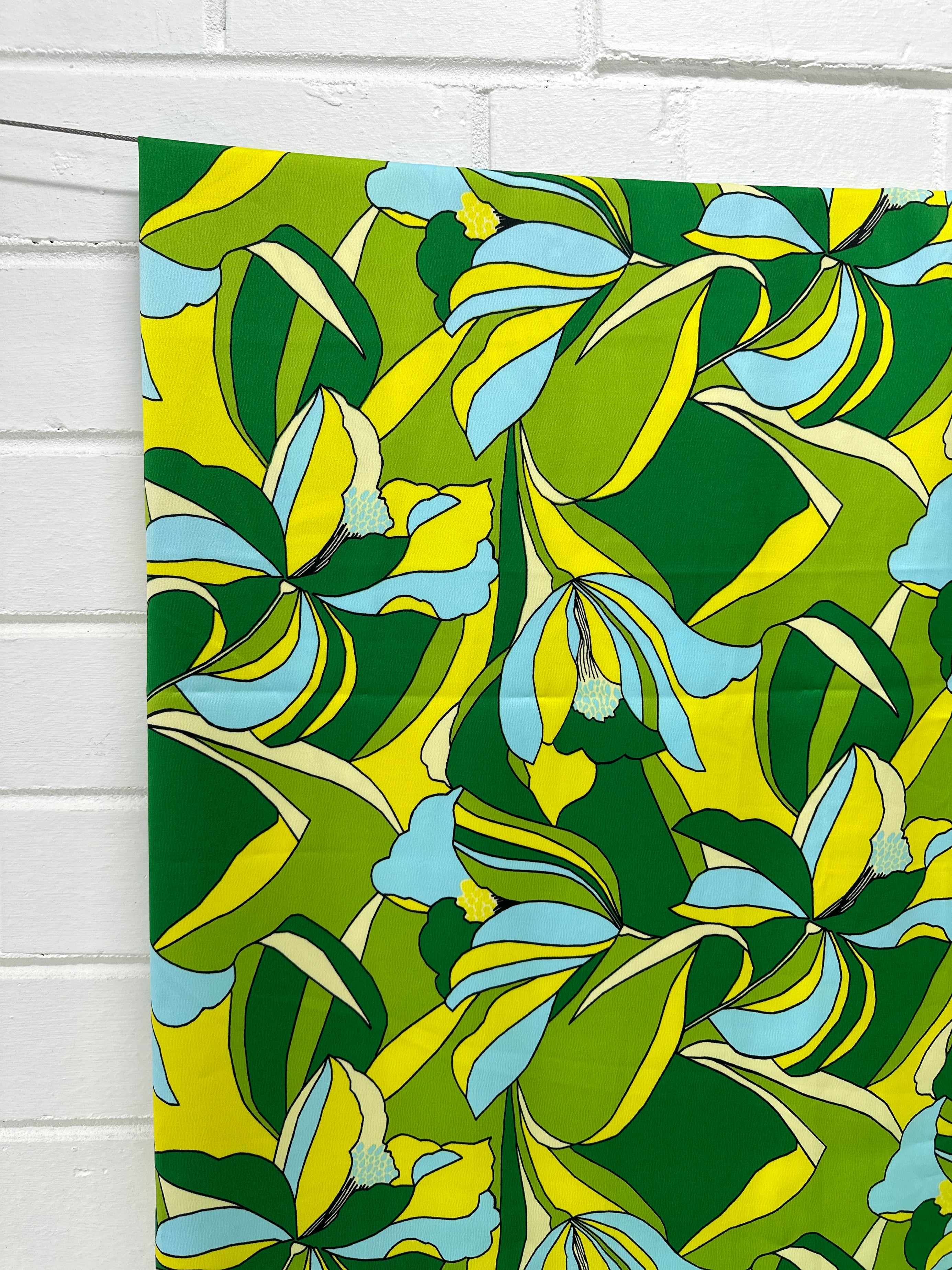 190cms Green & Yellow Silk Fabric