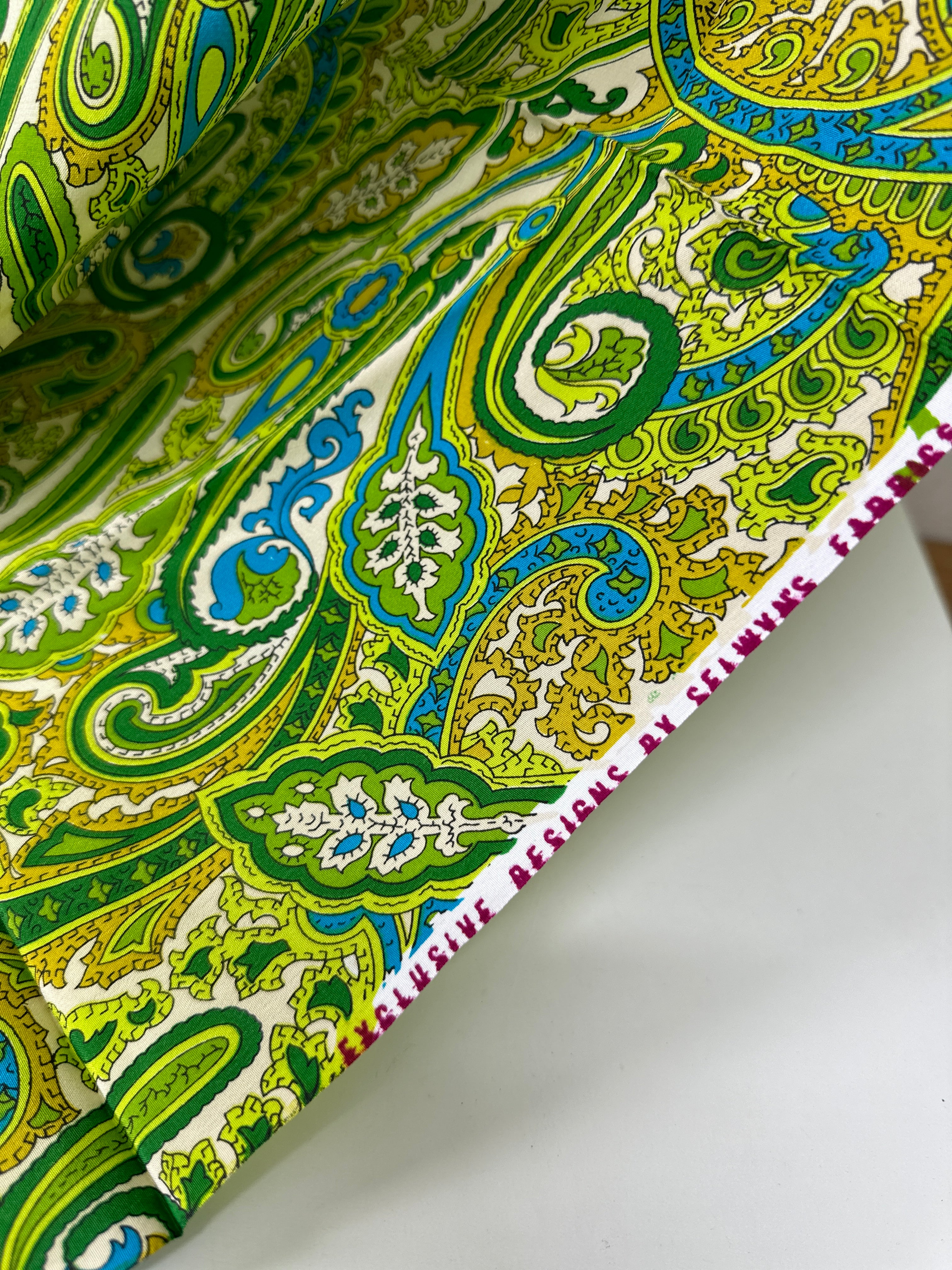 145cms Vintage SELWYN Fabric Green Paisley