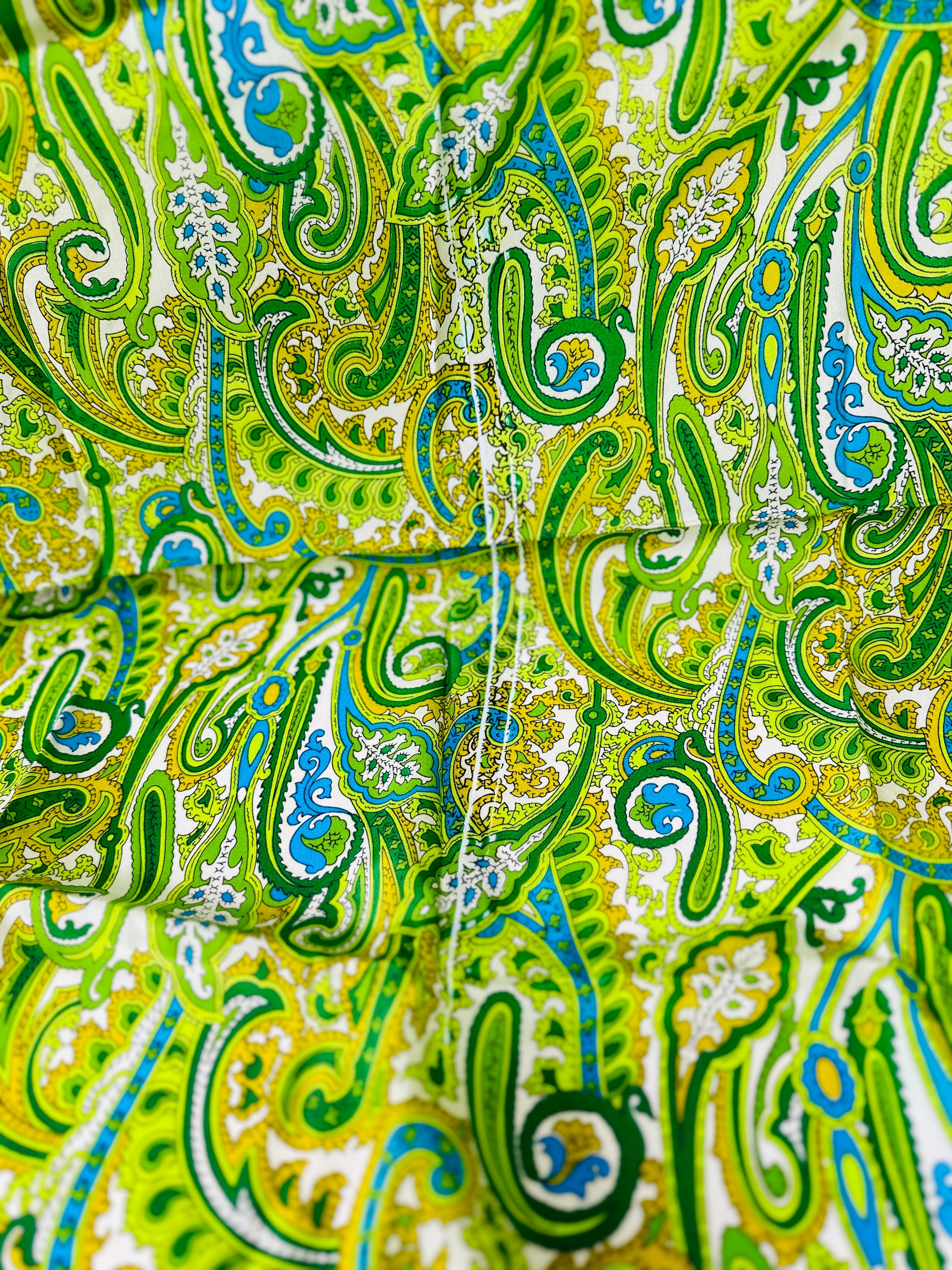 145cms Vintage SELWYN Fabric Green Paisley