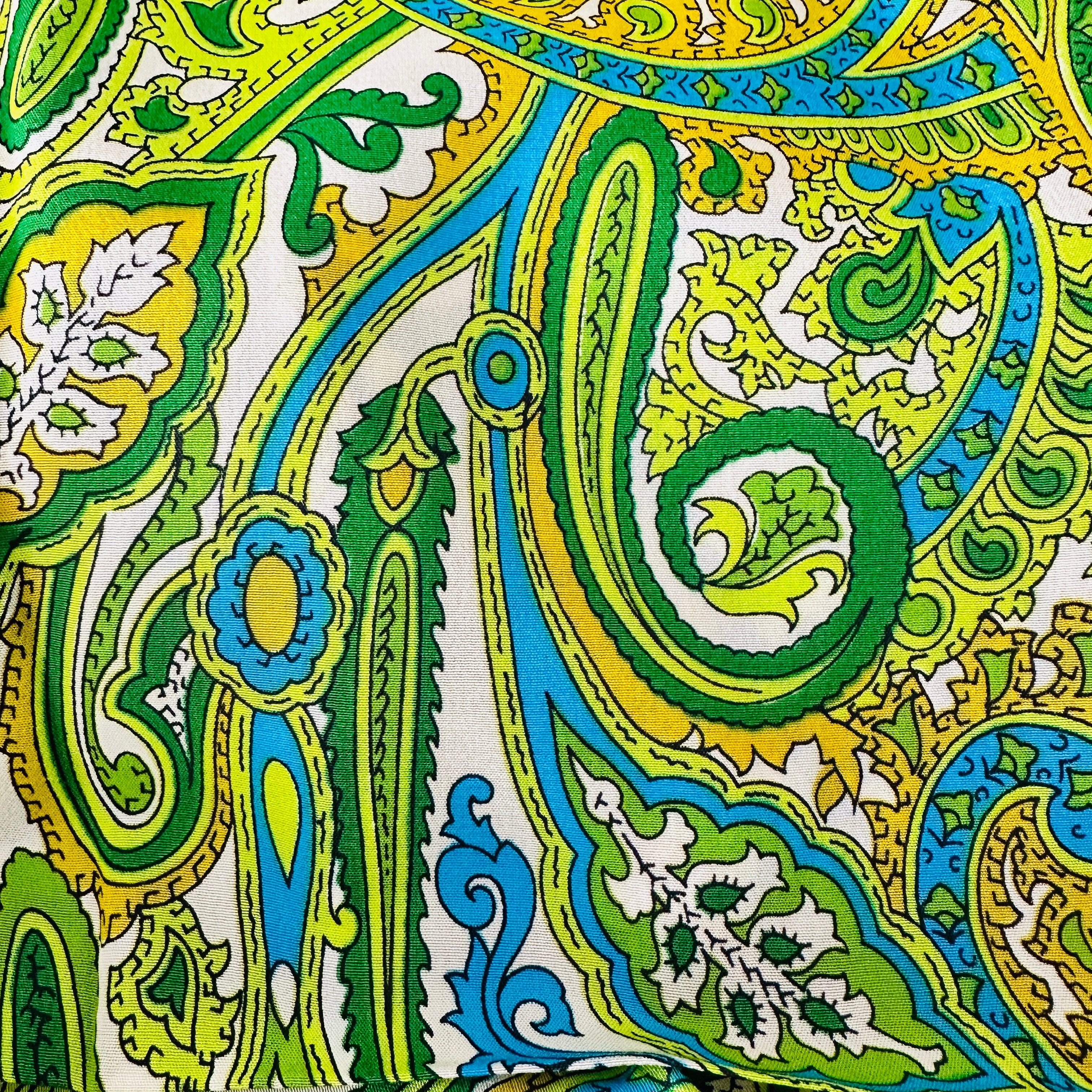 145cms Vintage SELWYN Fabric Green Paisley