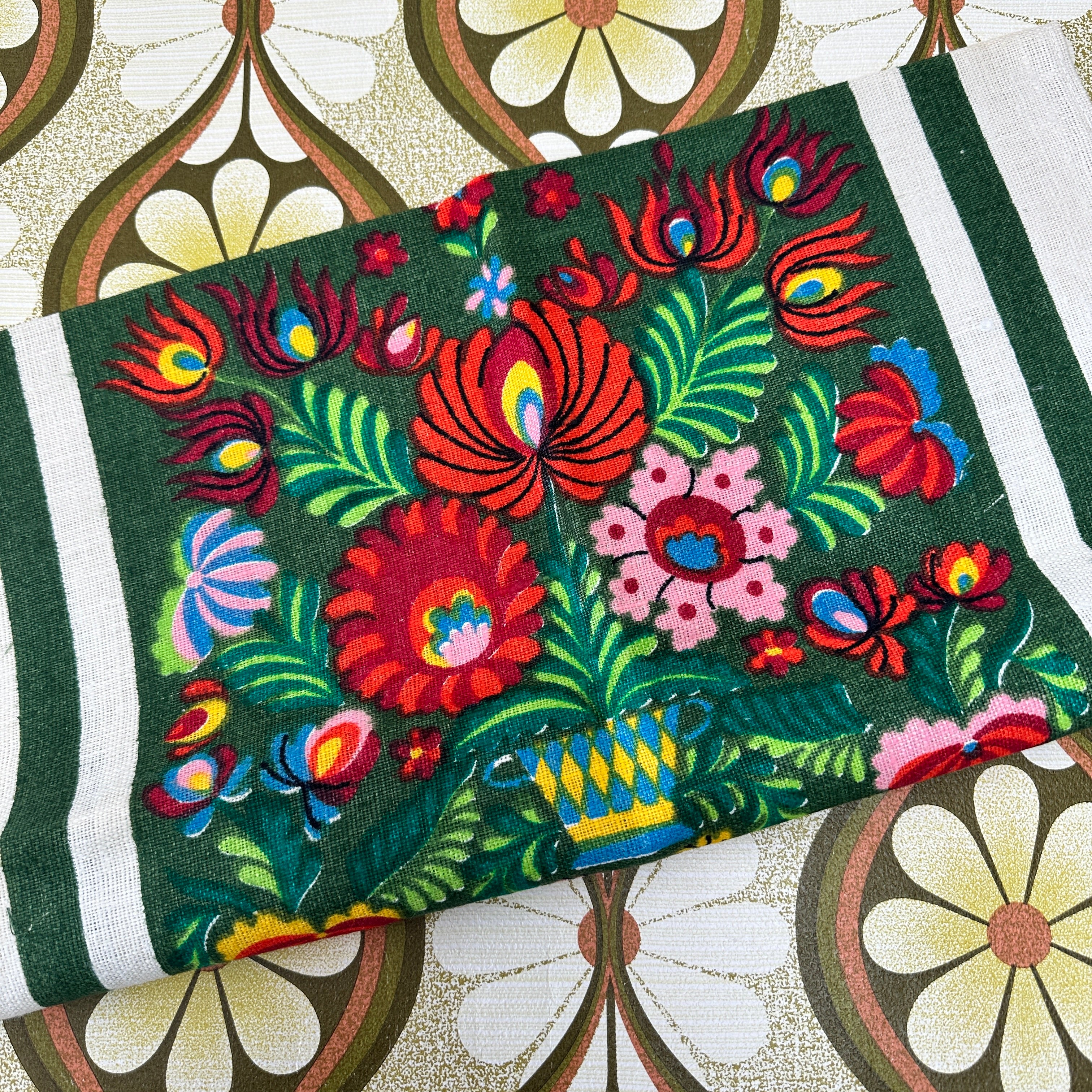 Stunning UNUSED Vintage Tea Towel