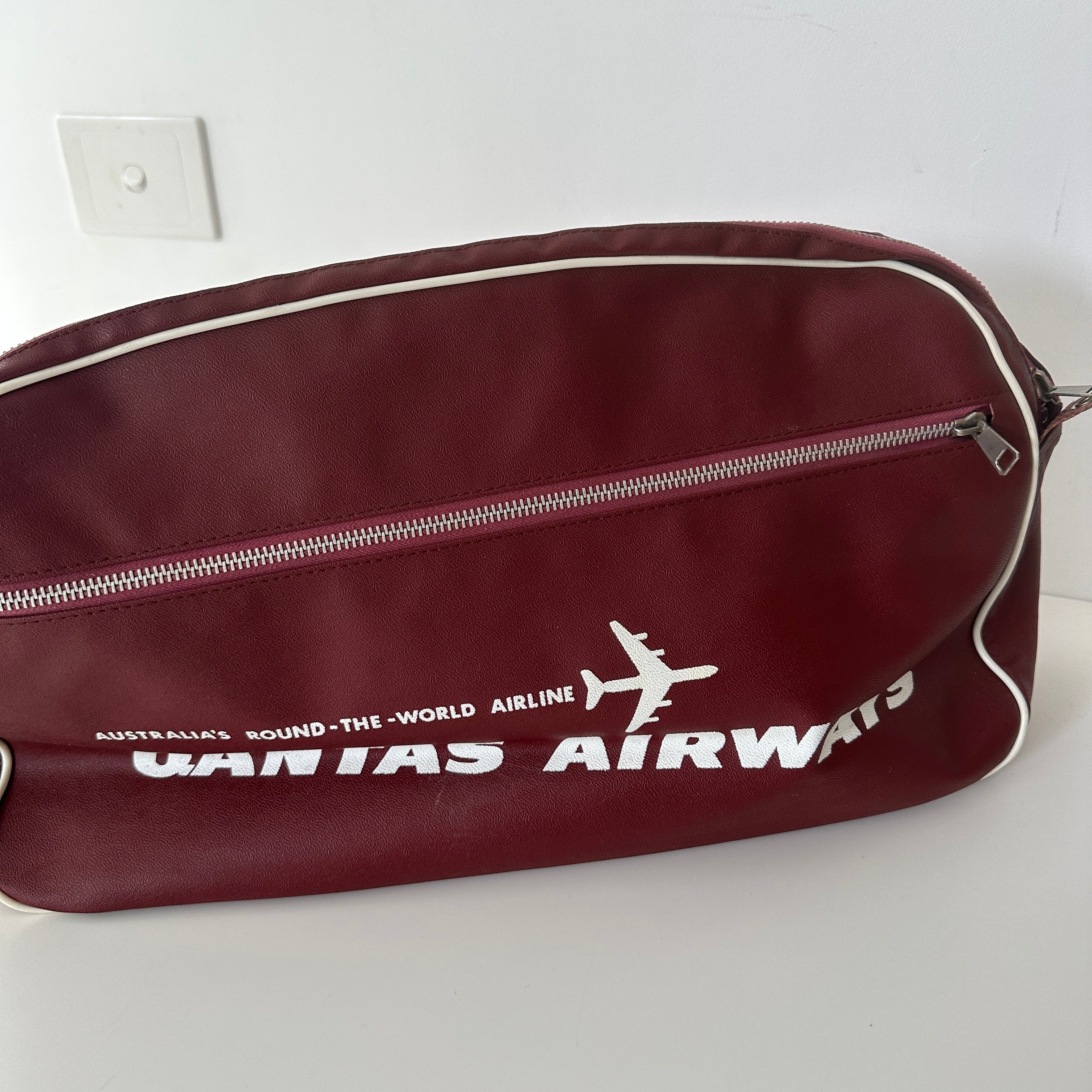 QANTAS Airways RETRO Collectable Bag Luggage Carry On