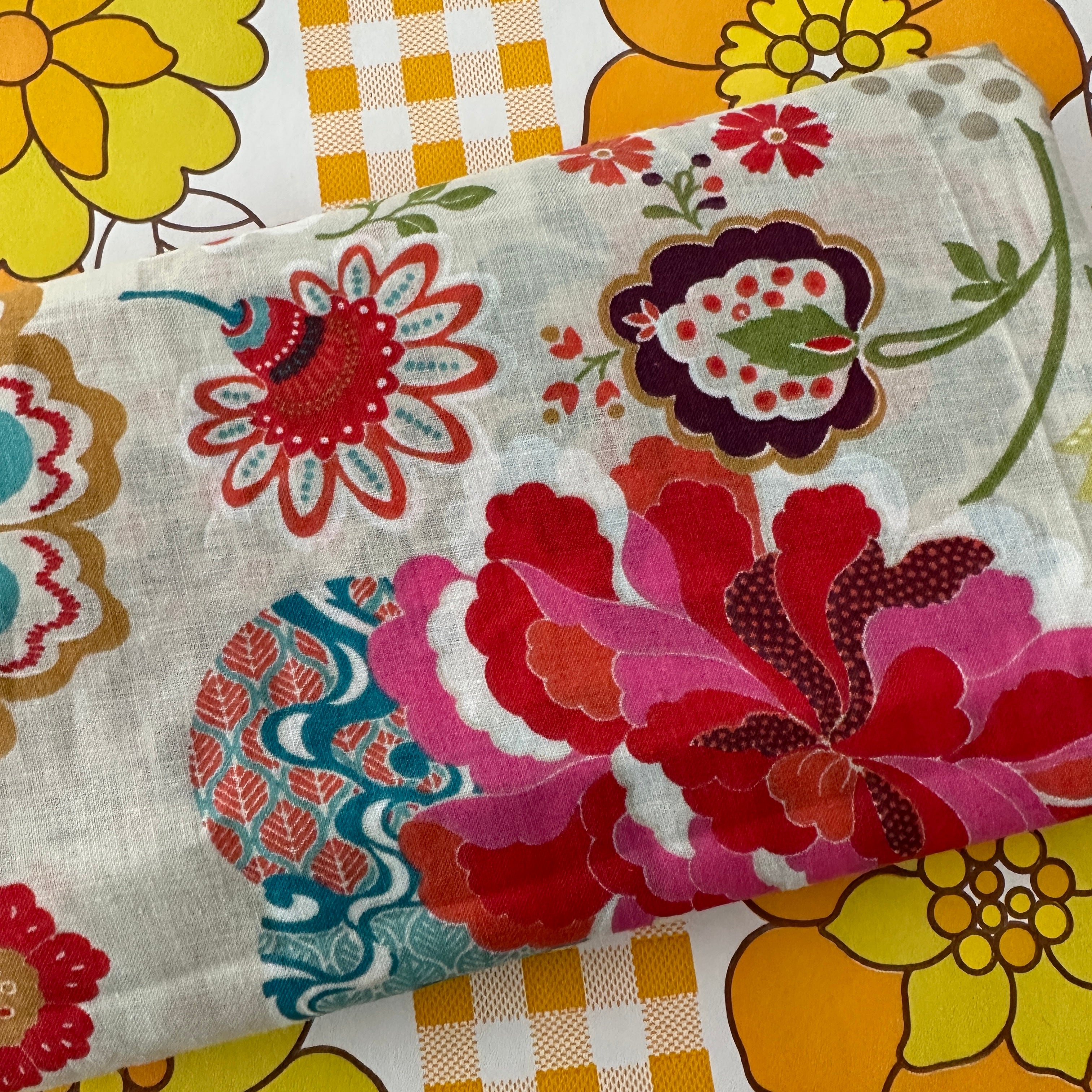 SET of Cute Modern NAPKINS Morgan & Finch UNUSED Floral