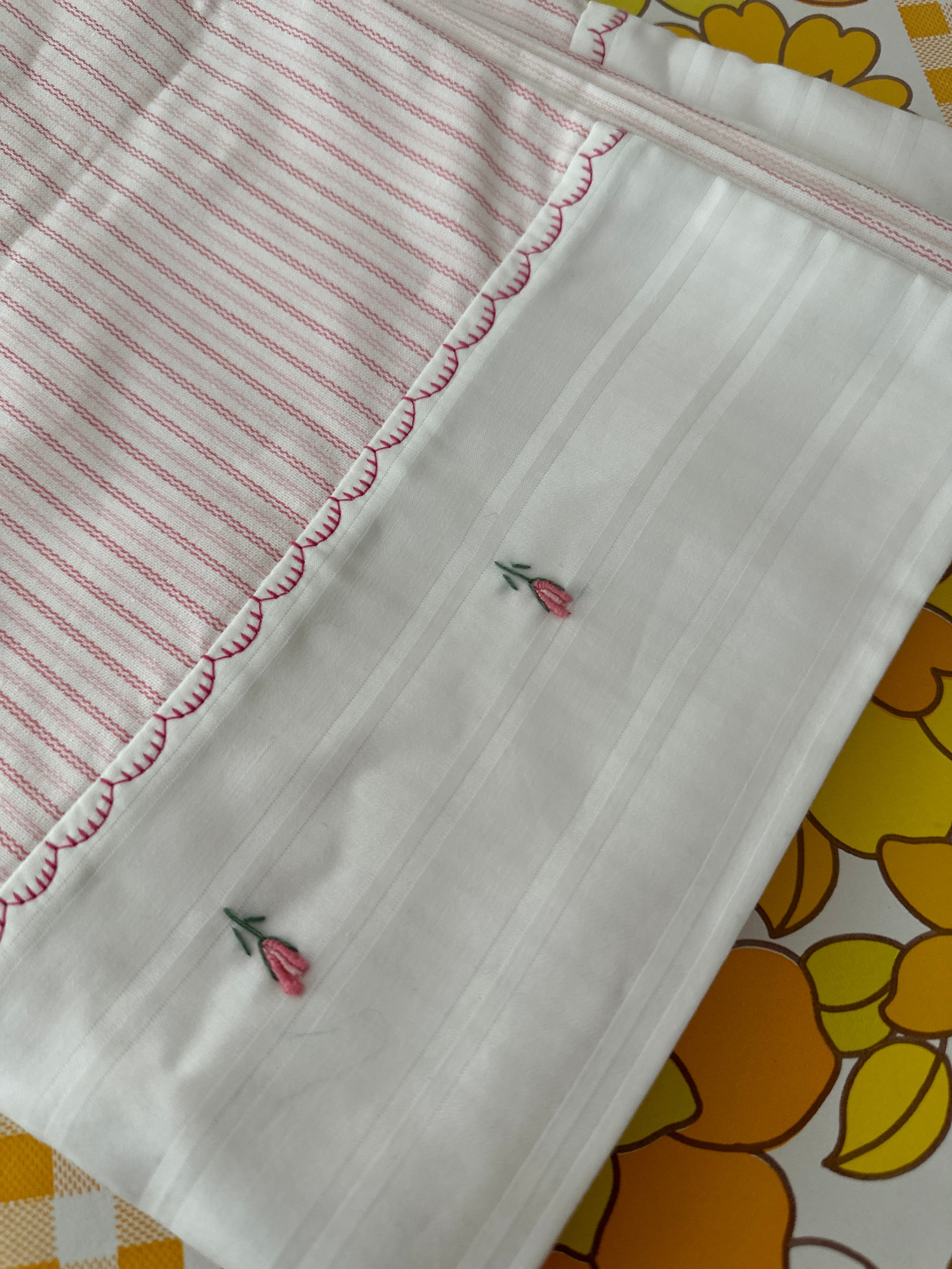 PILLOW Cases PAIR UNUSED Pink & White