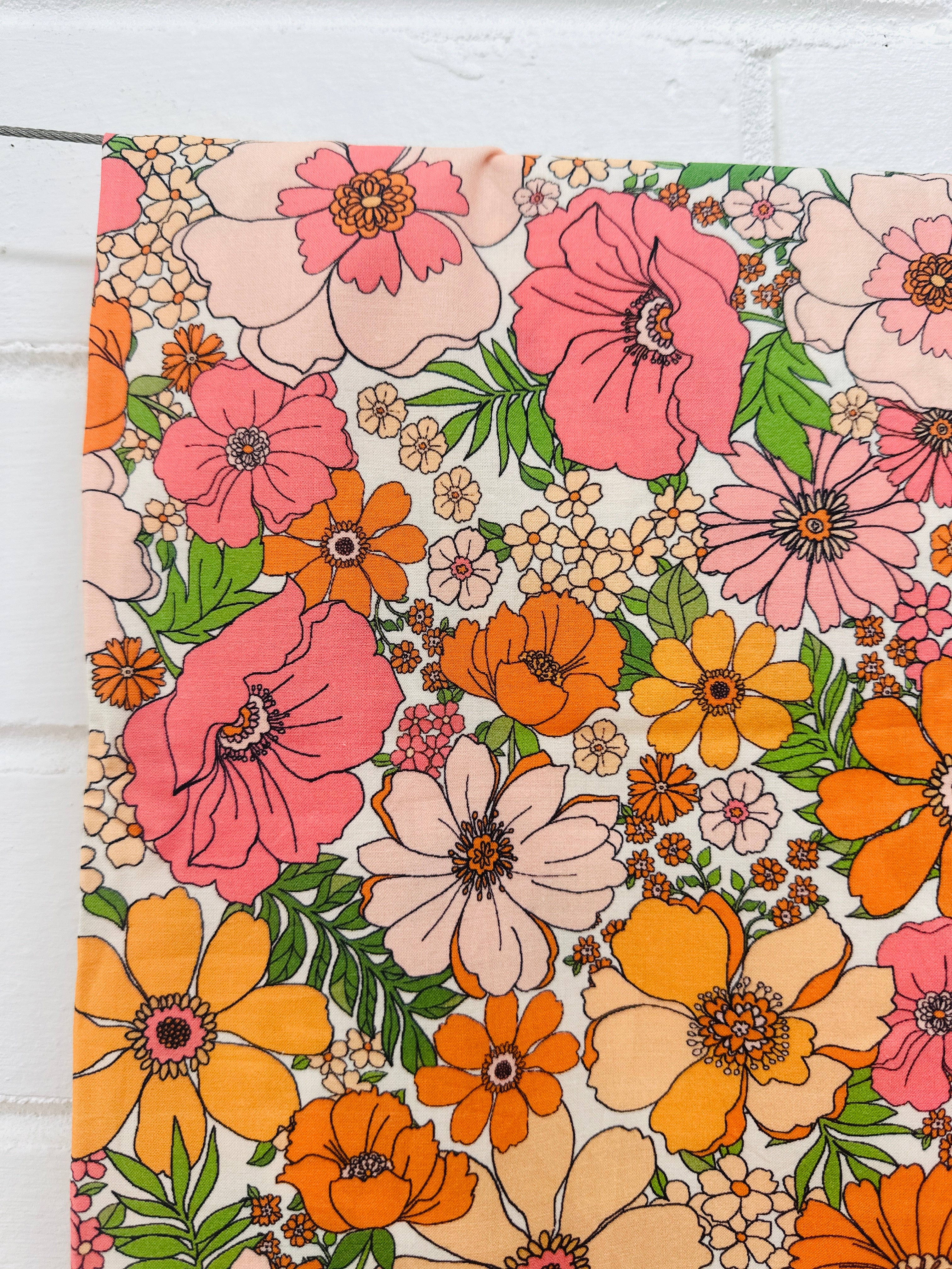 Sold by the Metre ~ AMAZING Cotton Pink Flower Power FABRIC